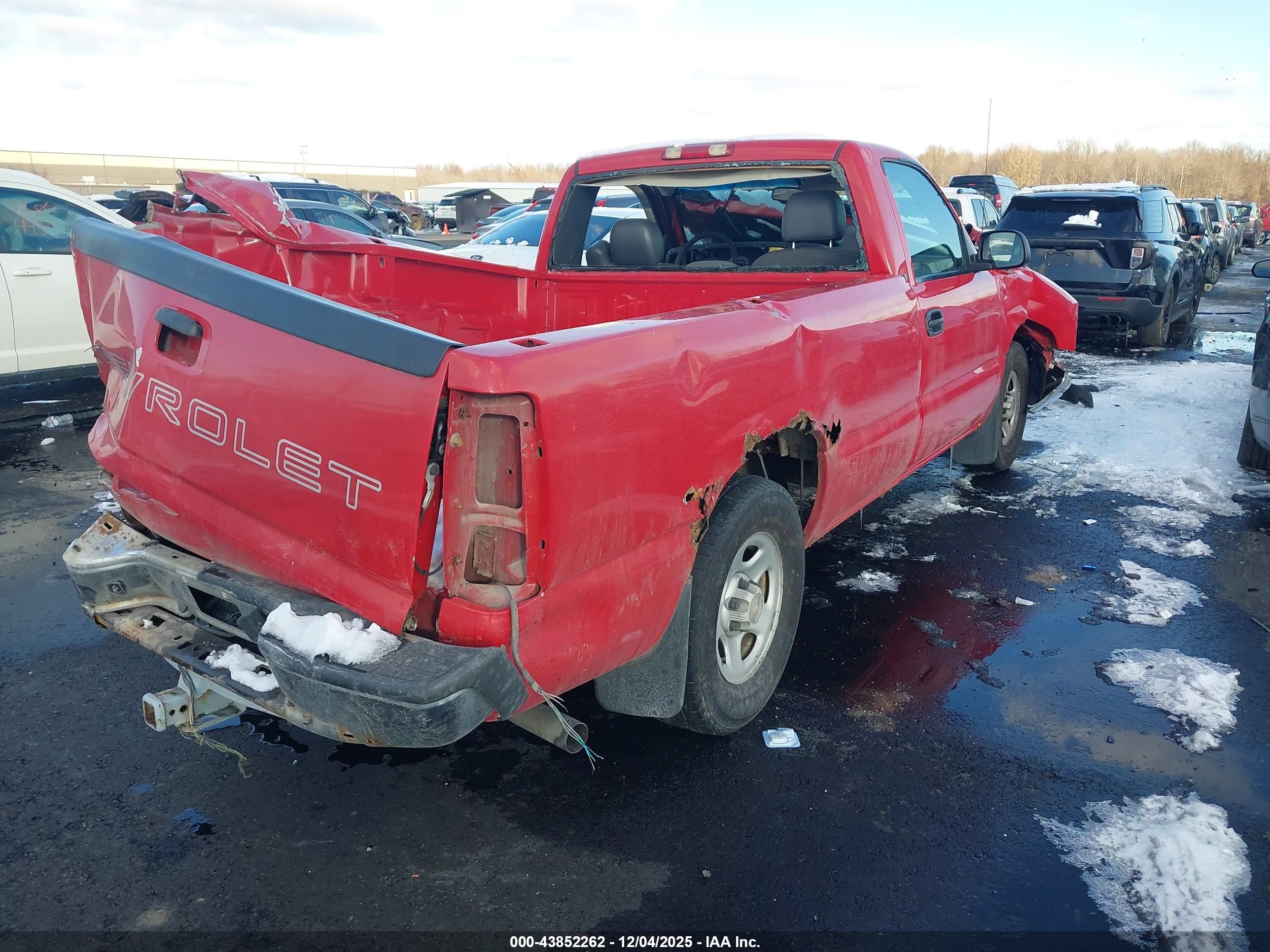 CHEVROLET SILVERADO image 4