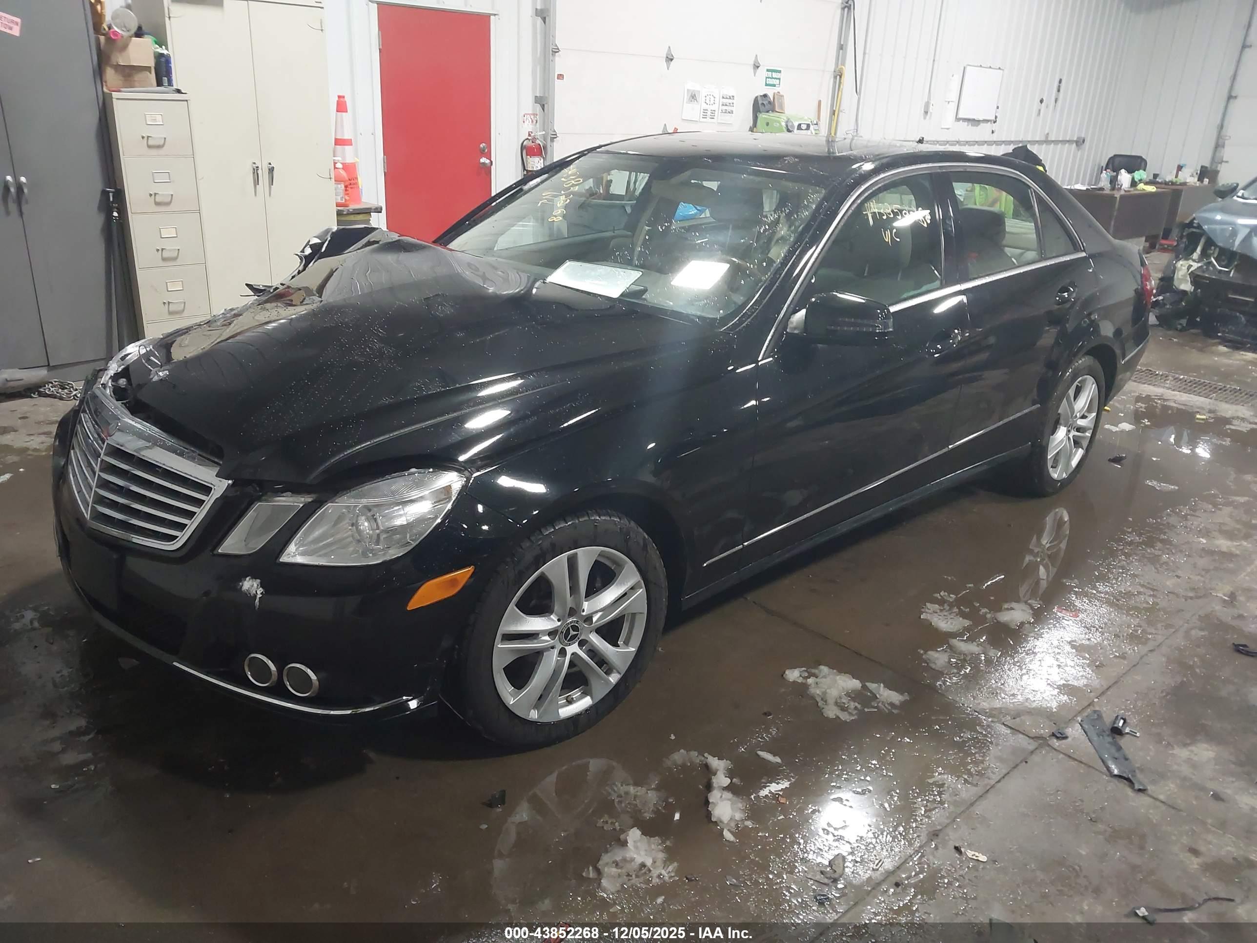 MERCEDES-BENZ E image 2