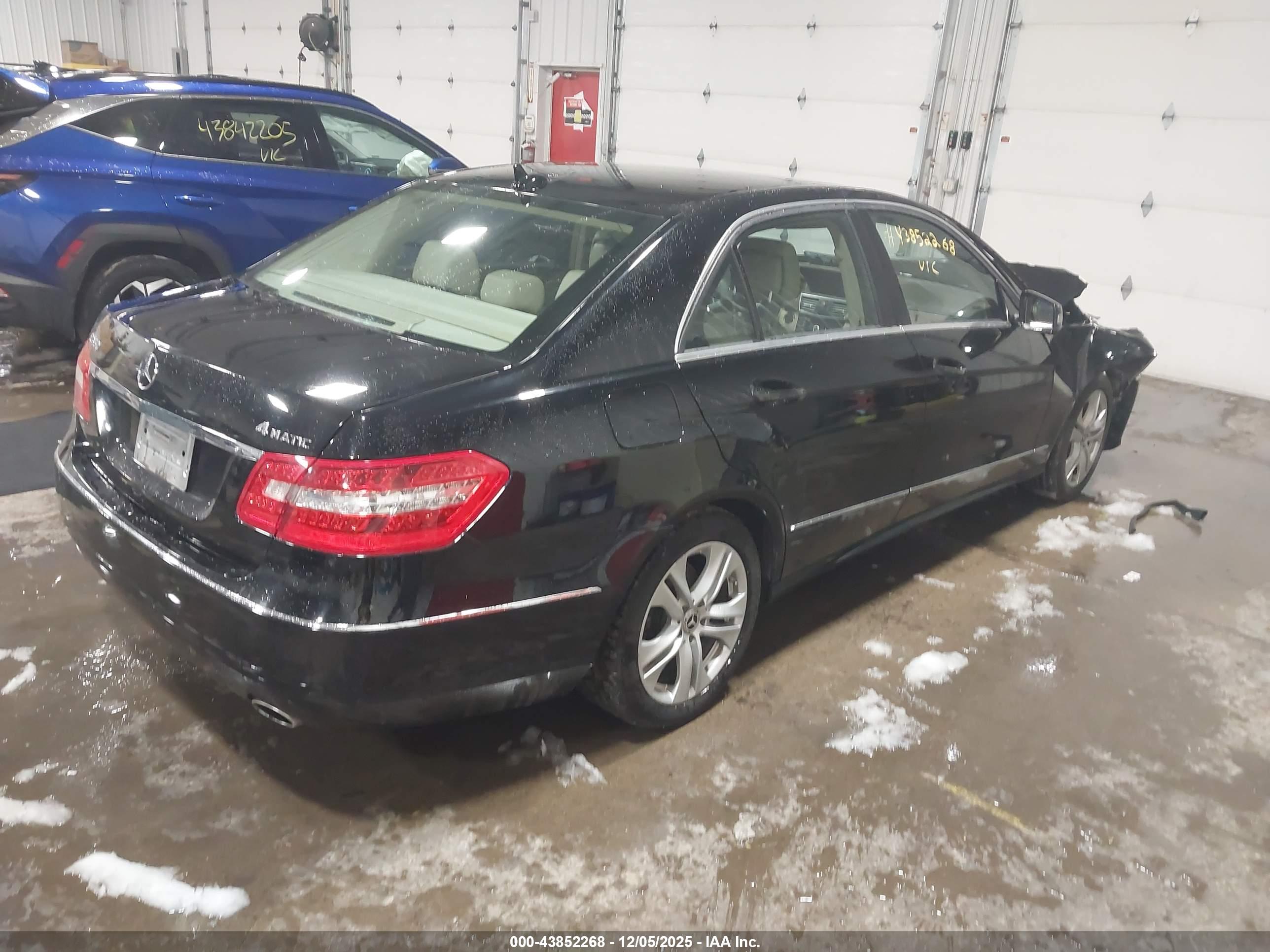 MERCEDES-BENZ E image 4