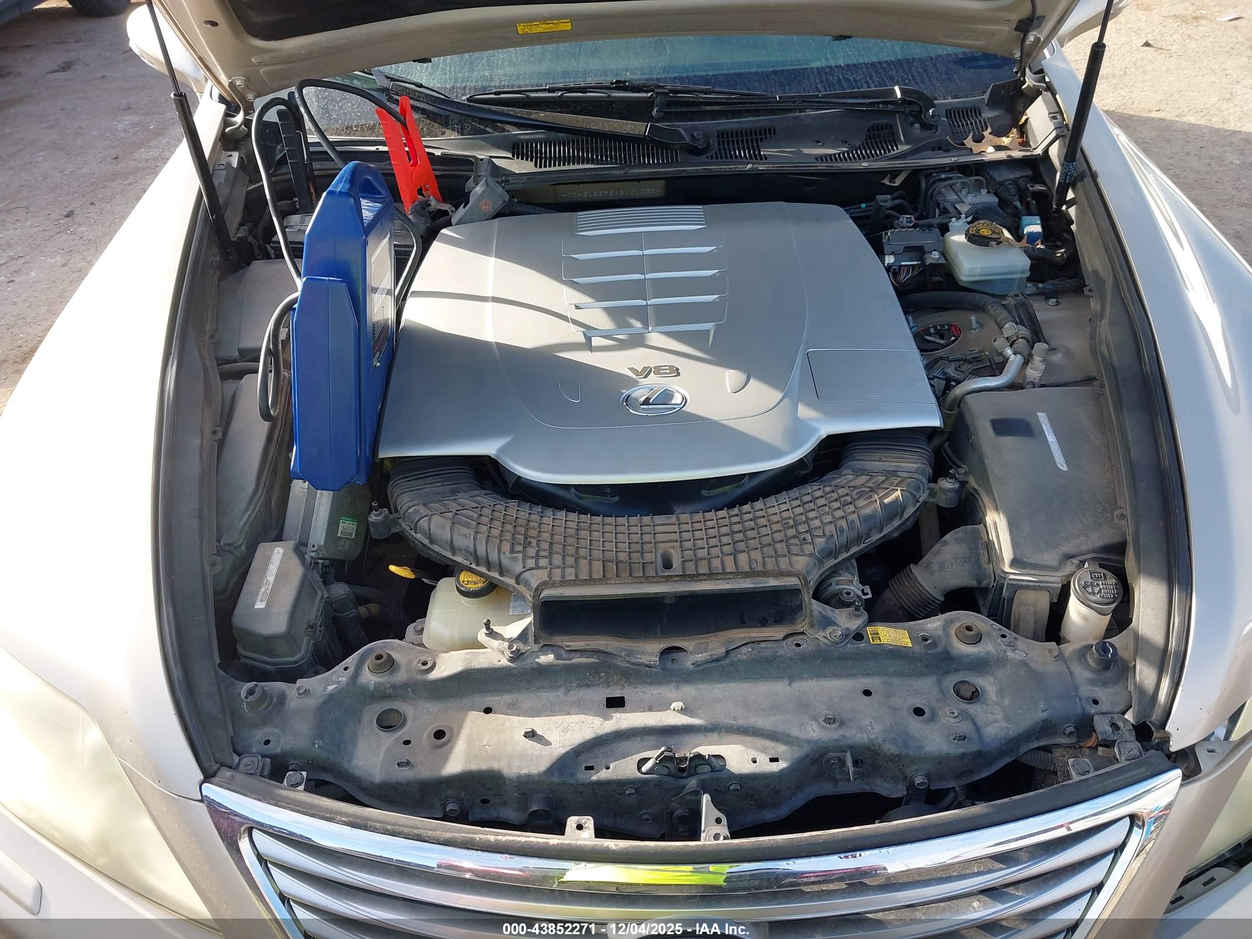 LEXUS LS image 10