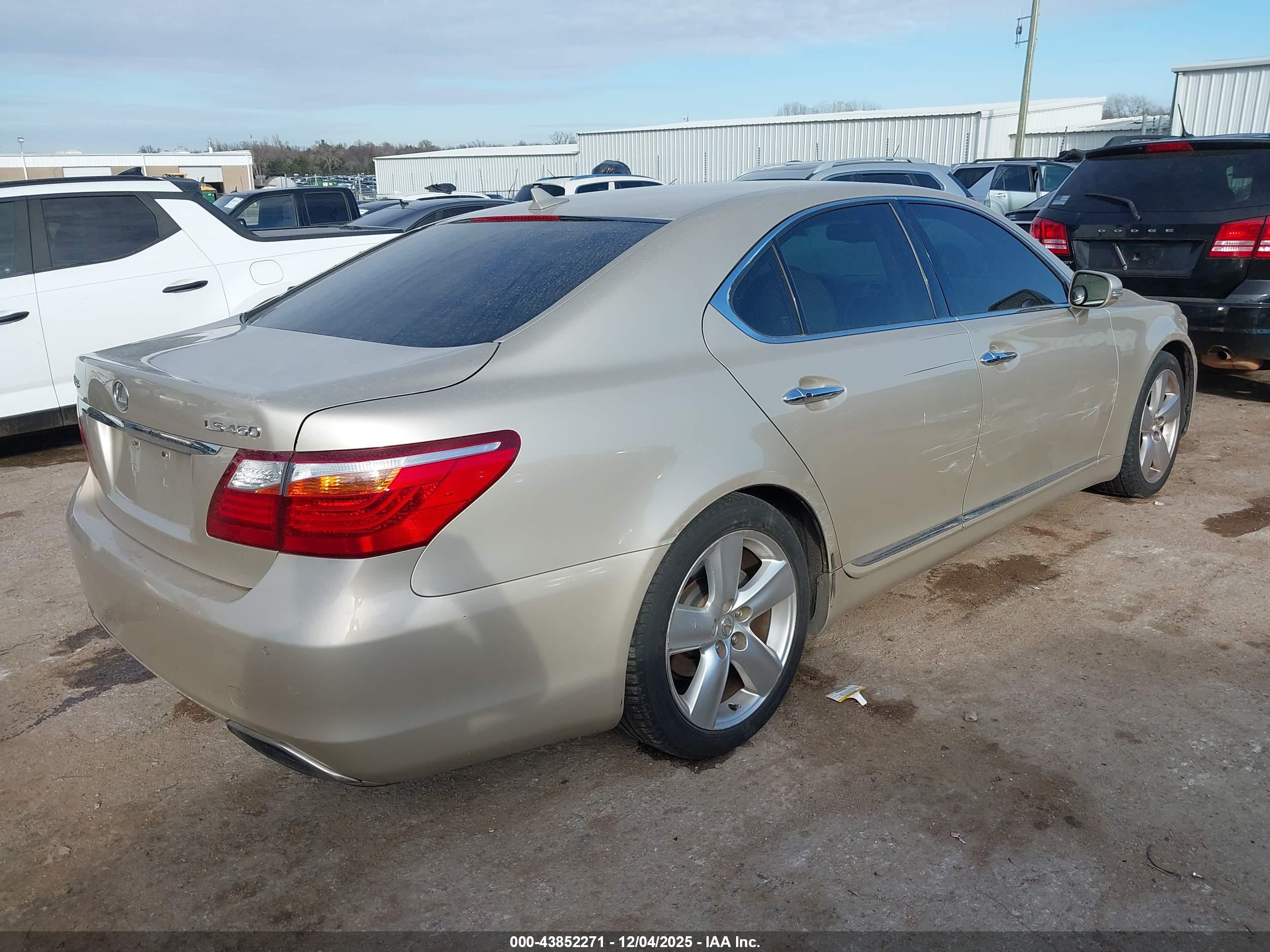 LEXUS LS image 4