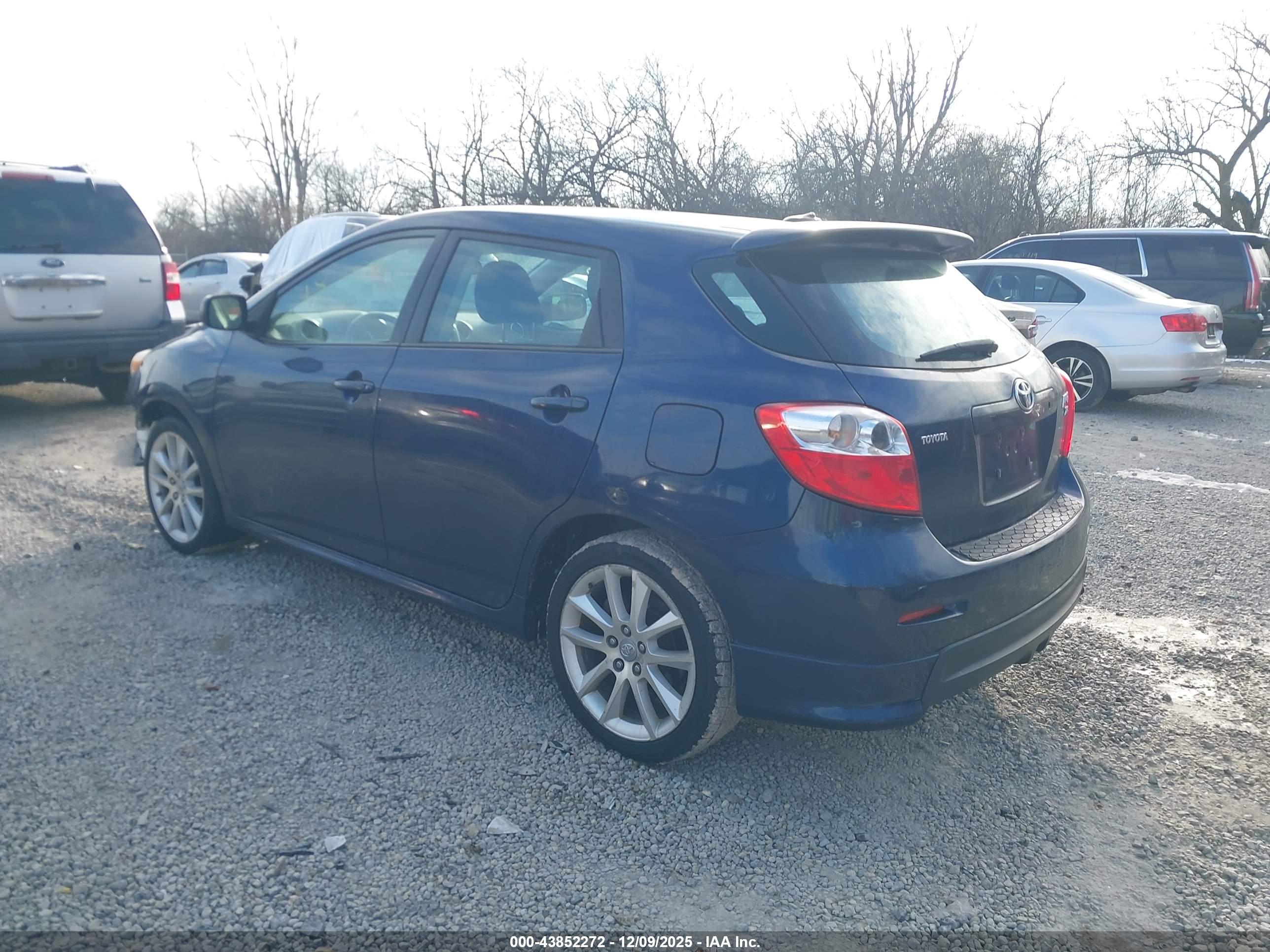 TOYOTA MATRIX image 3