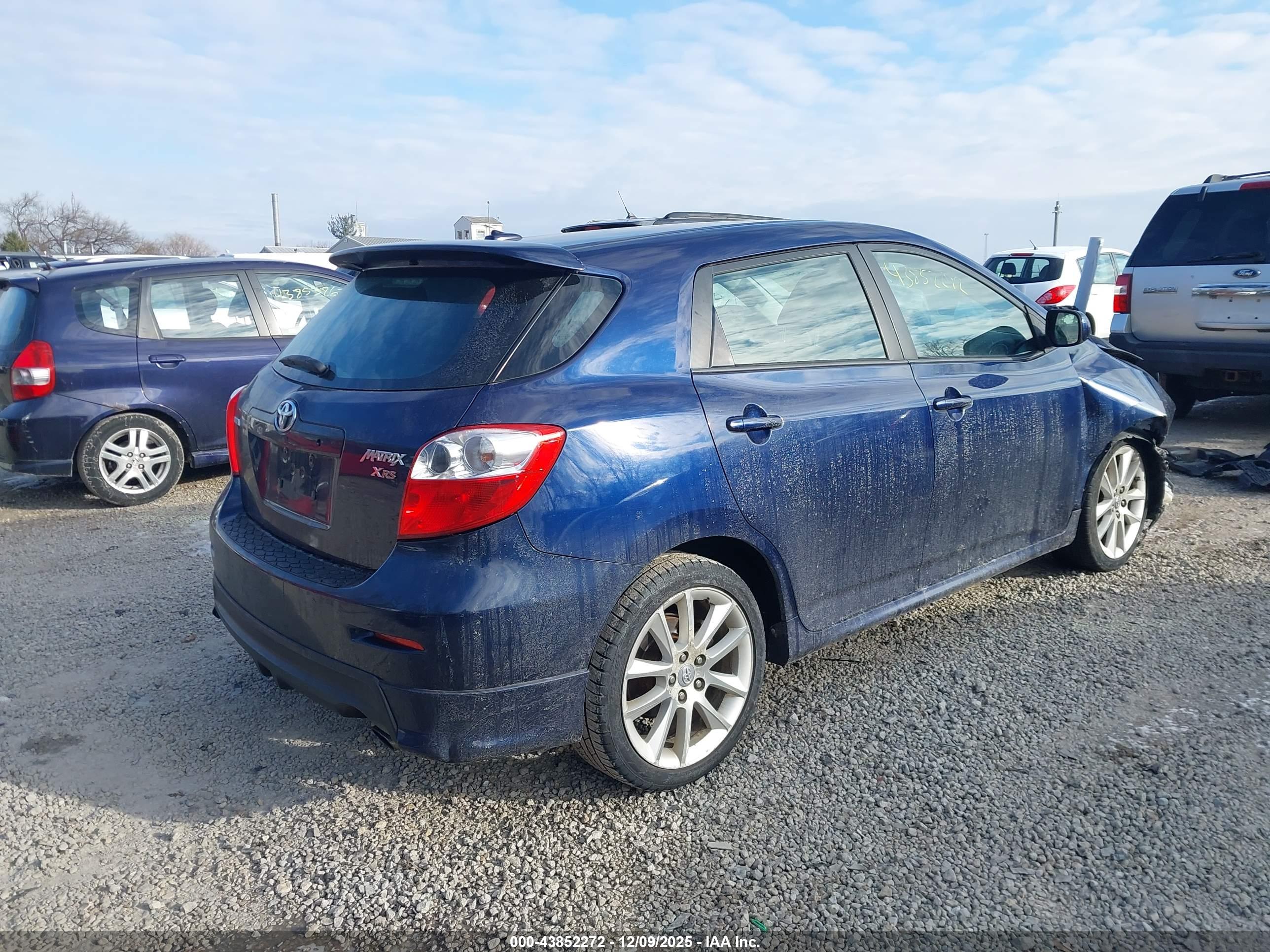 TOYOTA MATRIX image 4