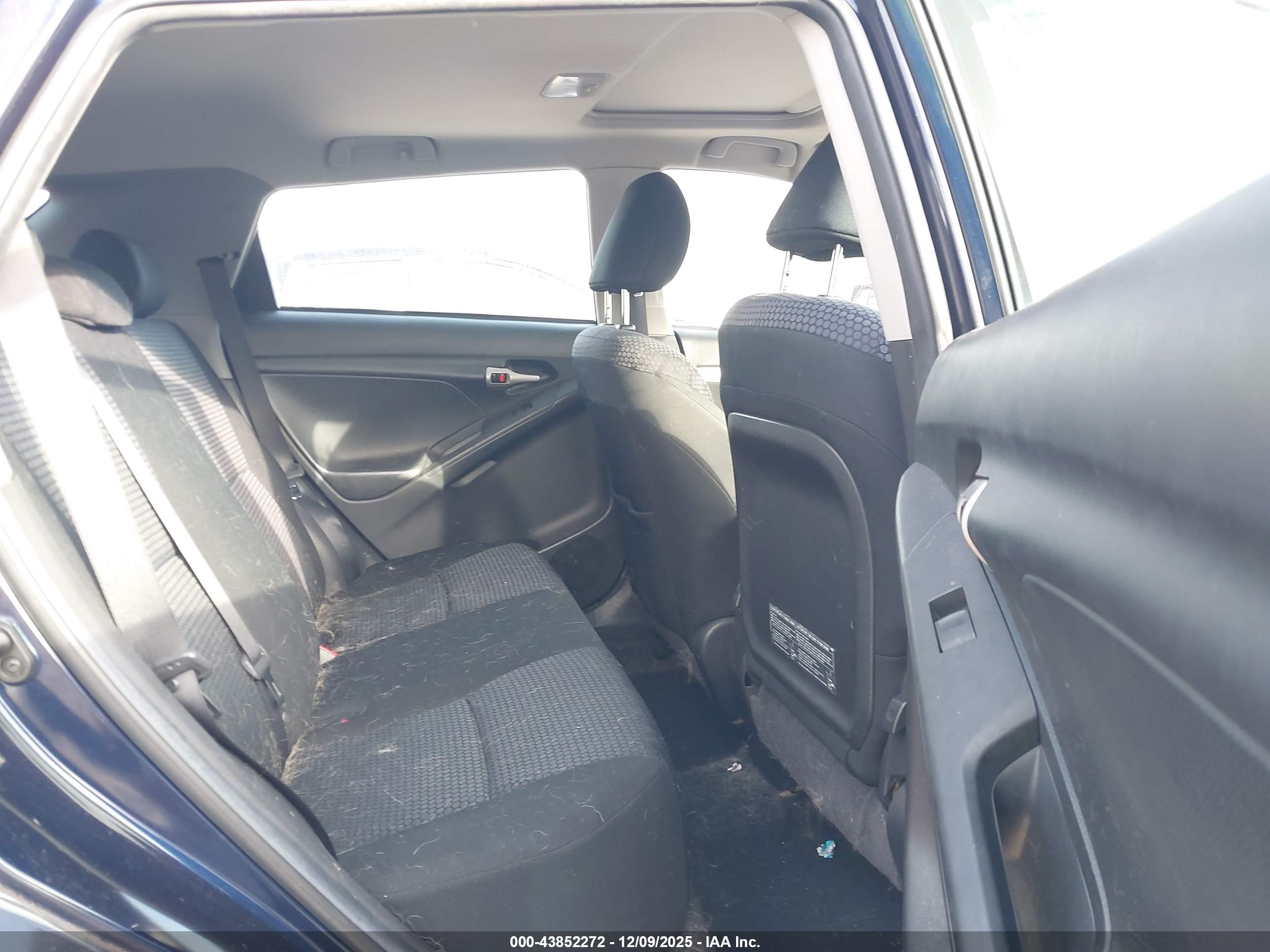 TOYOTA MATRIX image 8
