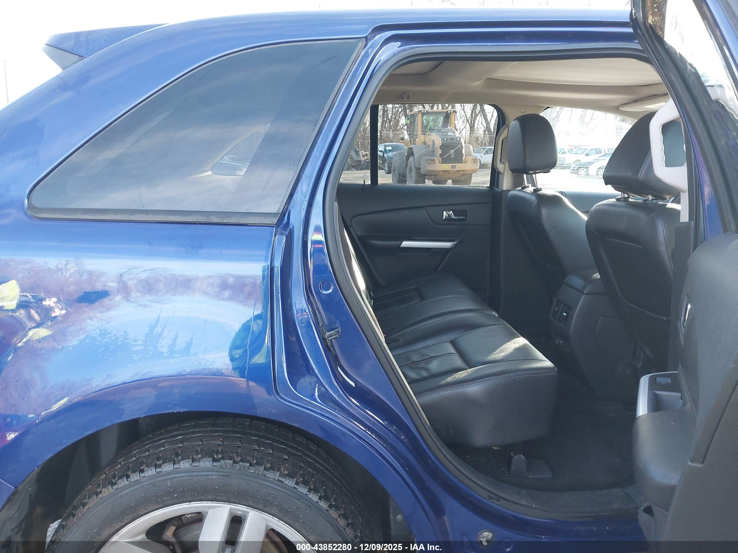 FORD EDGE image 8