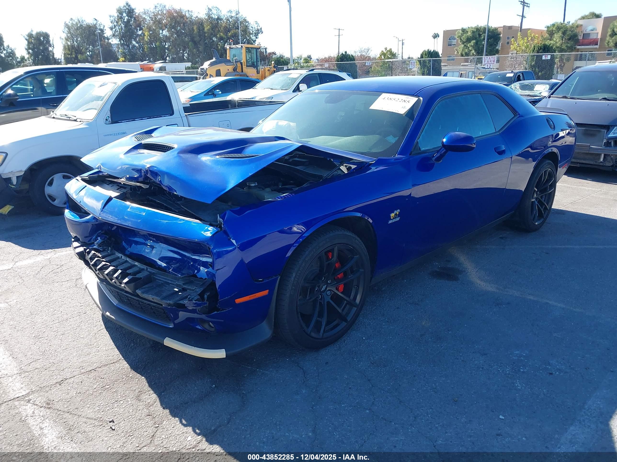 DODGE CHALLENGER image 2
