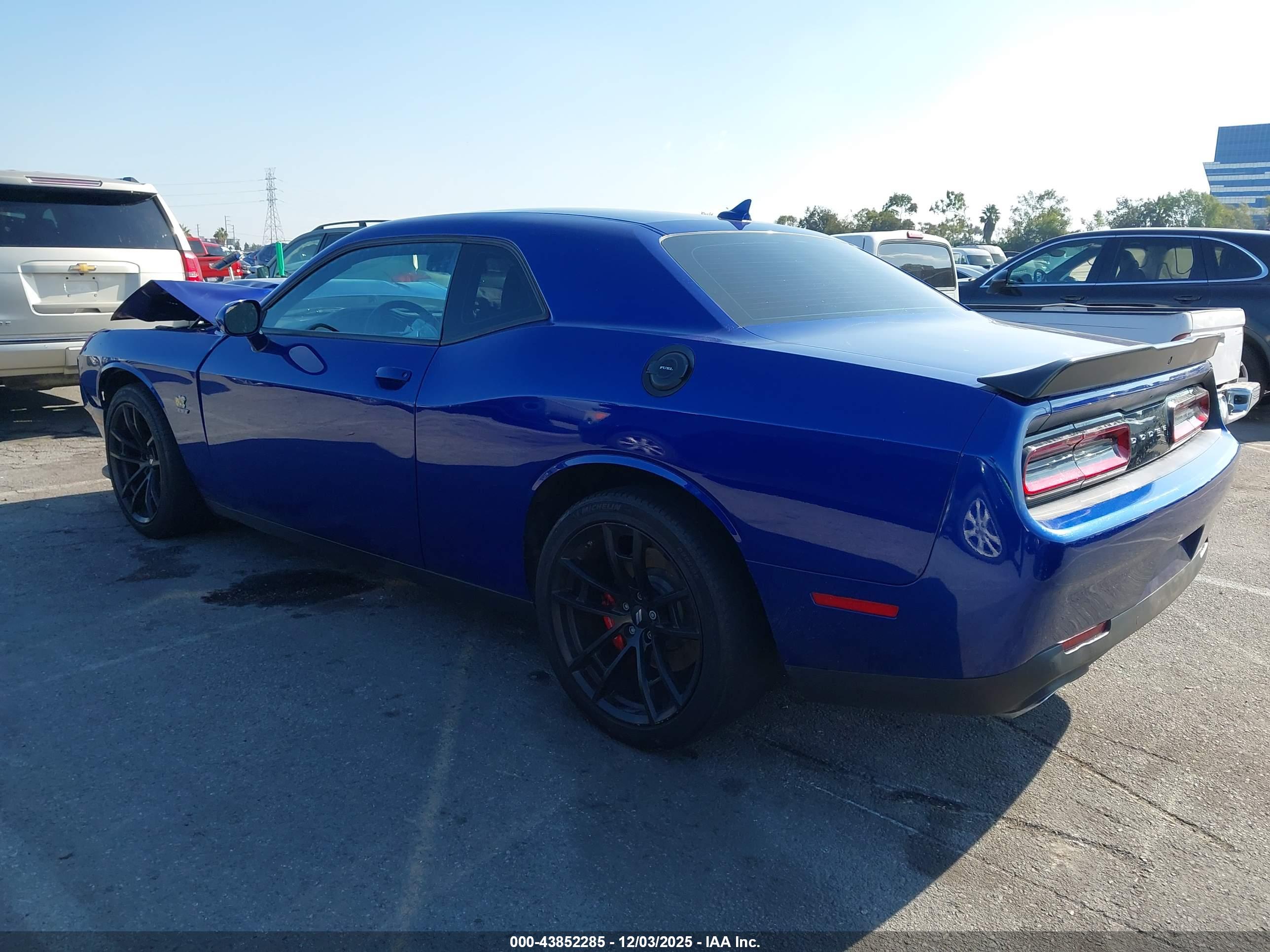 DODGE CHALLENGER image 3