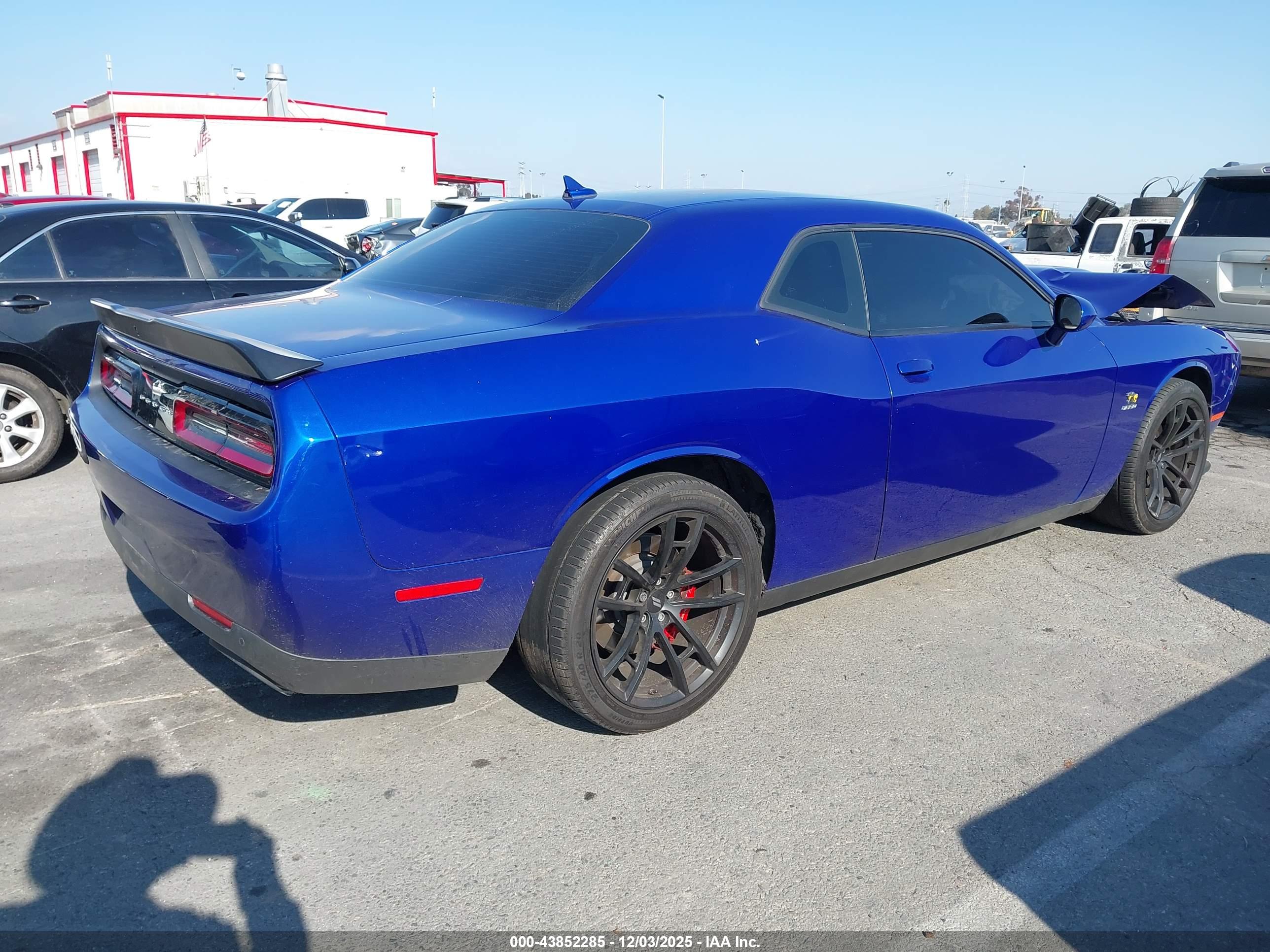 DODGE CHALLENGER image 4
