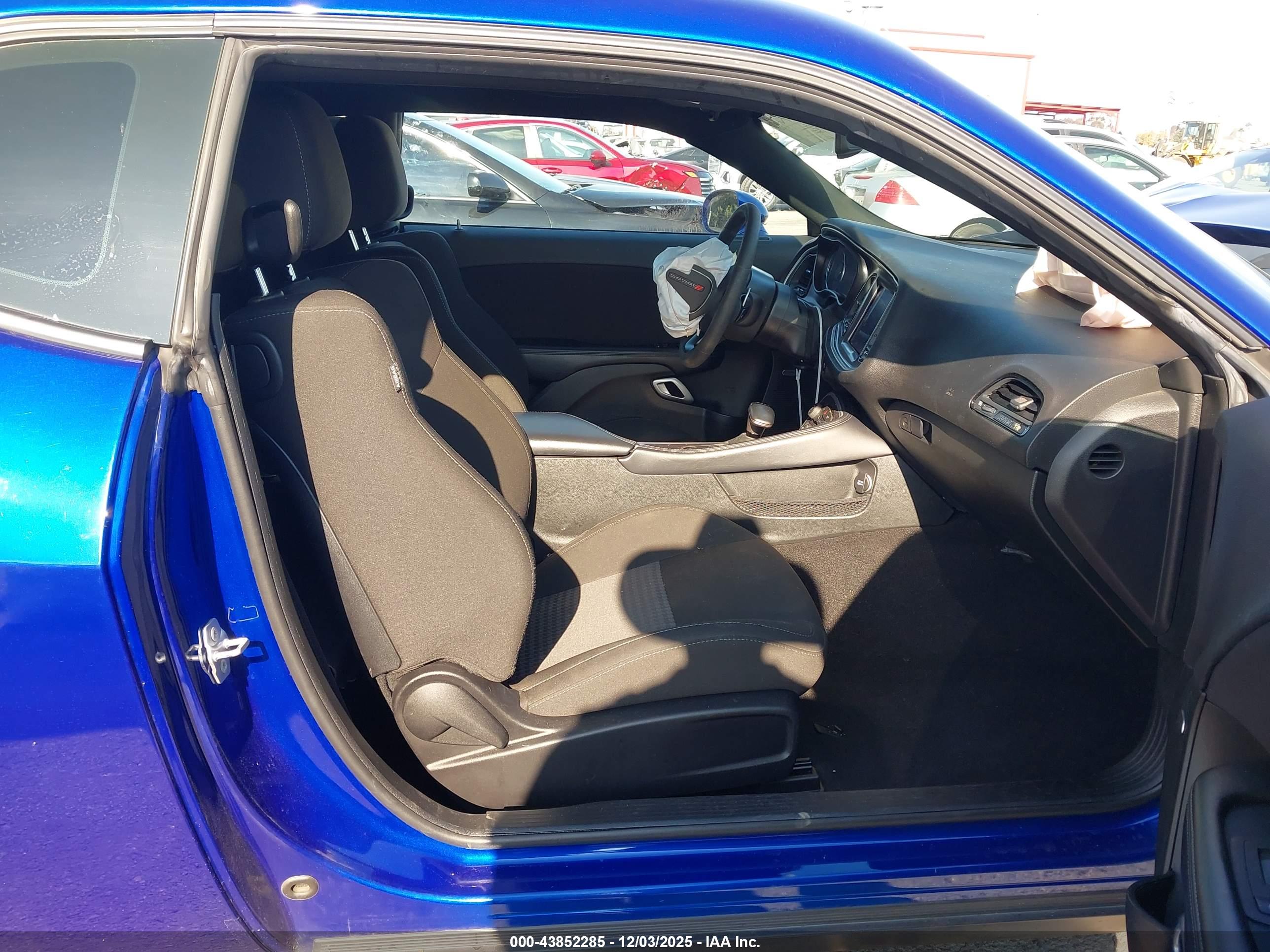 DODGE CHALLENGER image 5