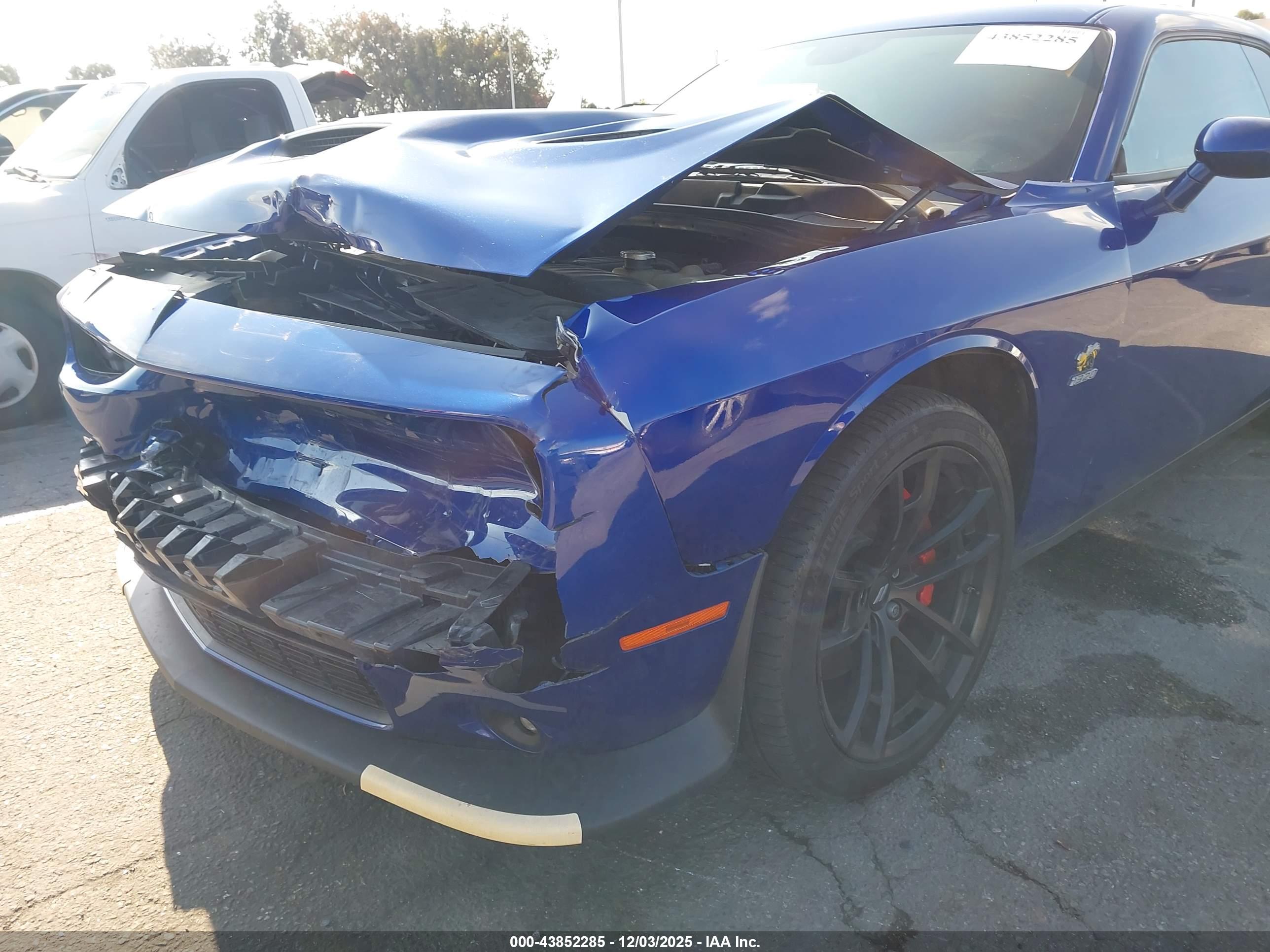 DODGE CHALLENGER image 6