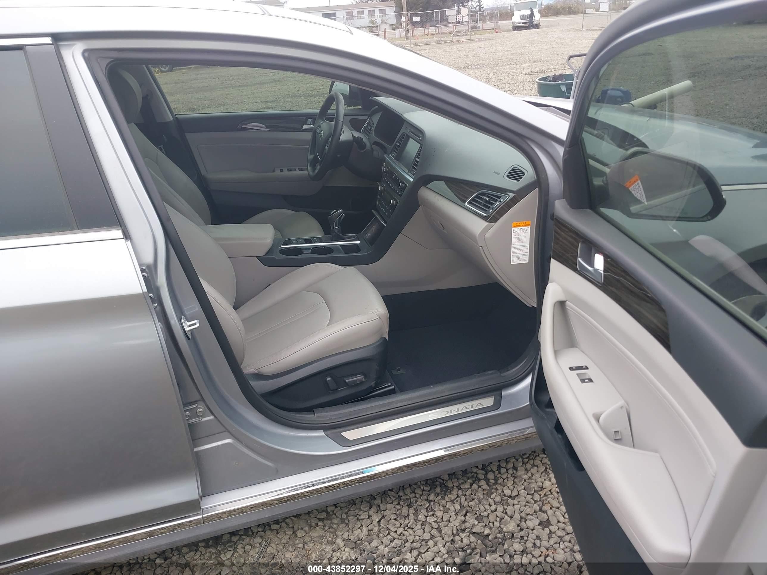 HYUNDAI SONATA image 5