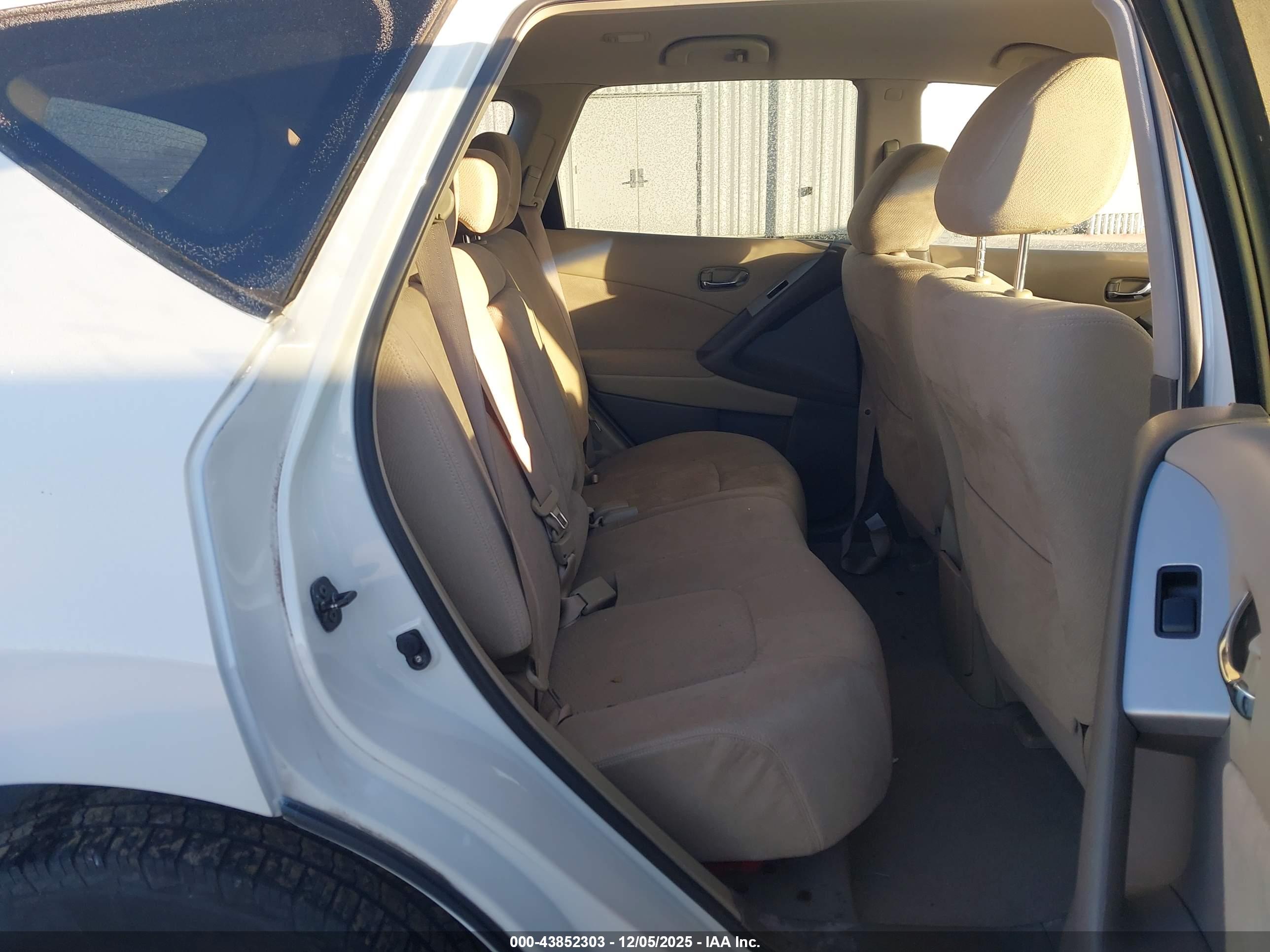 NISSAN MURANO image 8