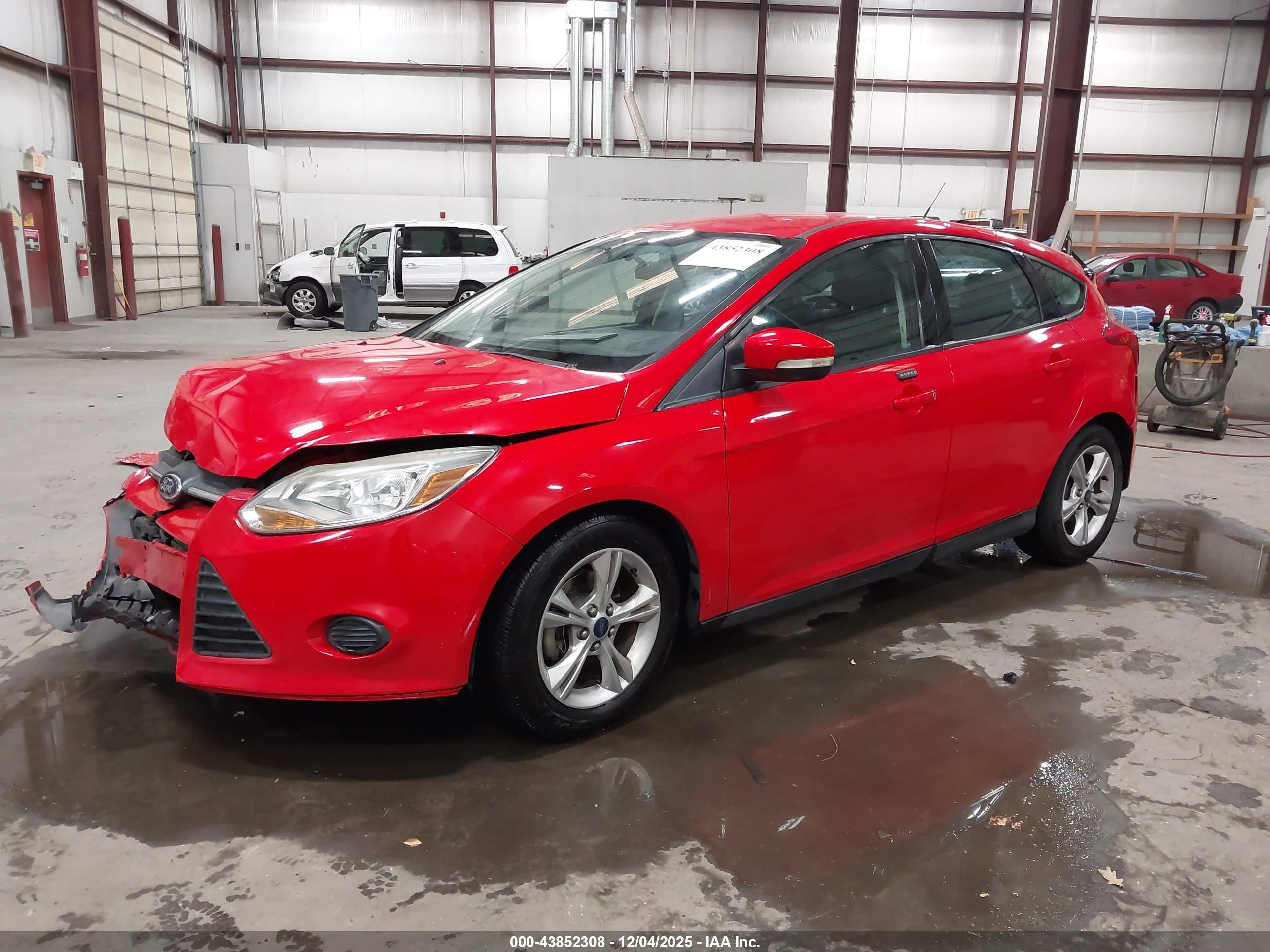FORD FOCUS image 2