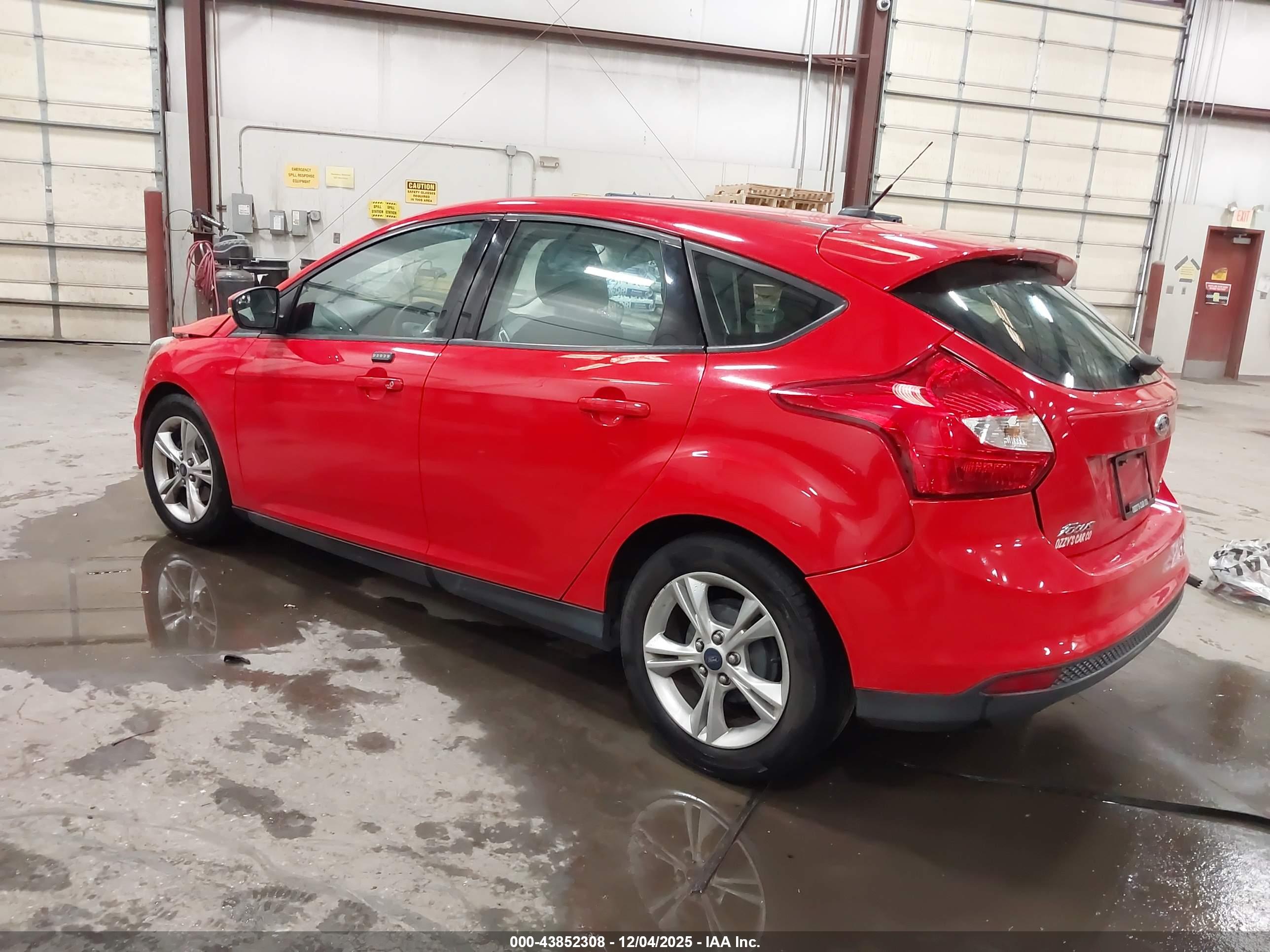 FORD FOCUS image 3