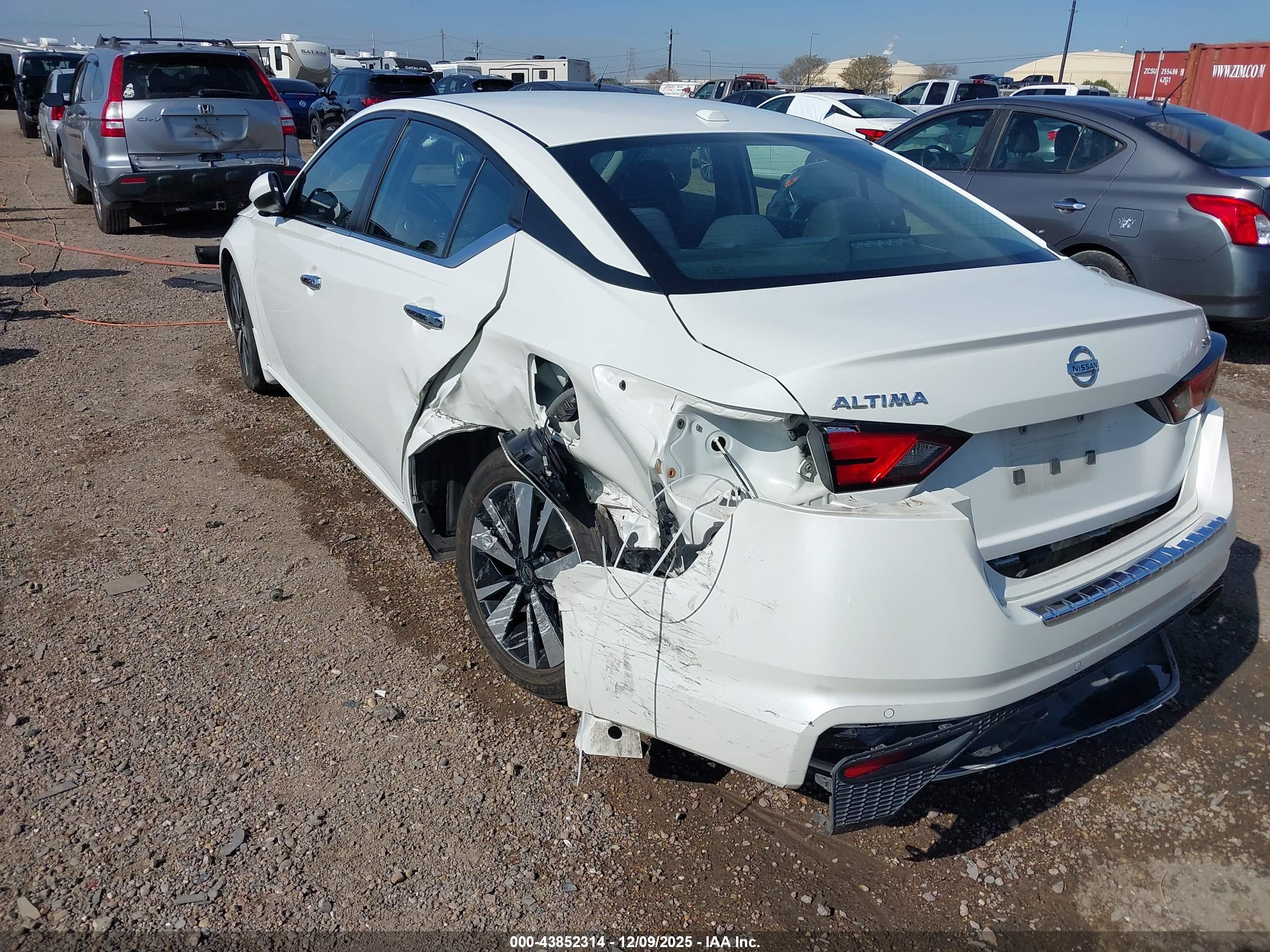 NISSAN ALTIMA image 3