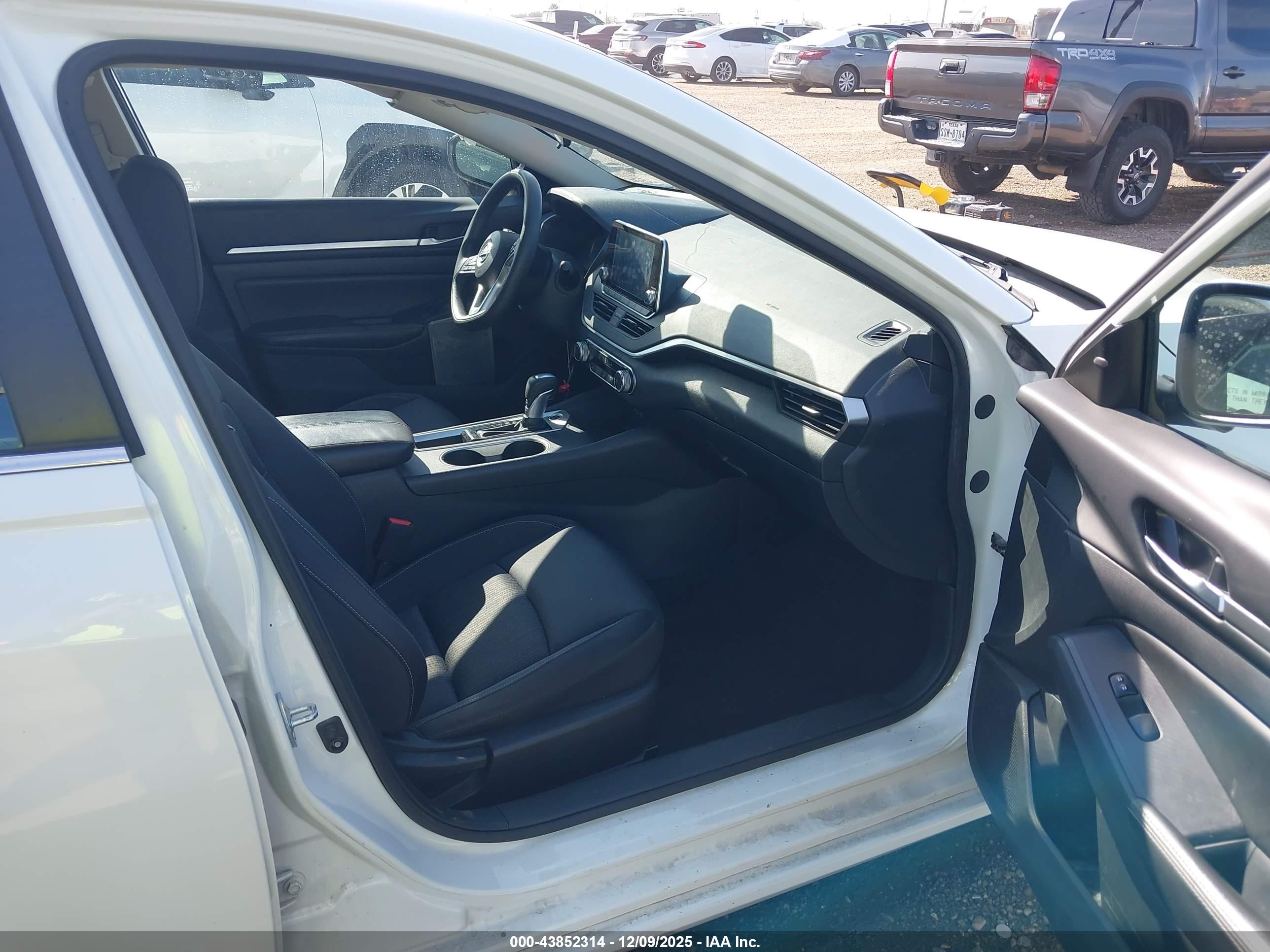 NISSAN ALTIMA image 5