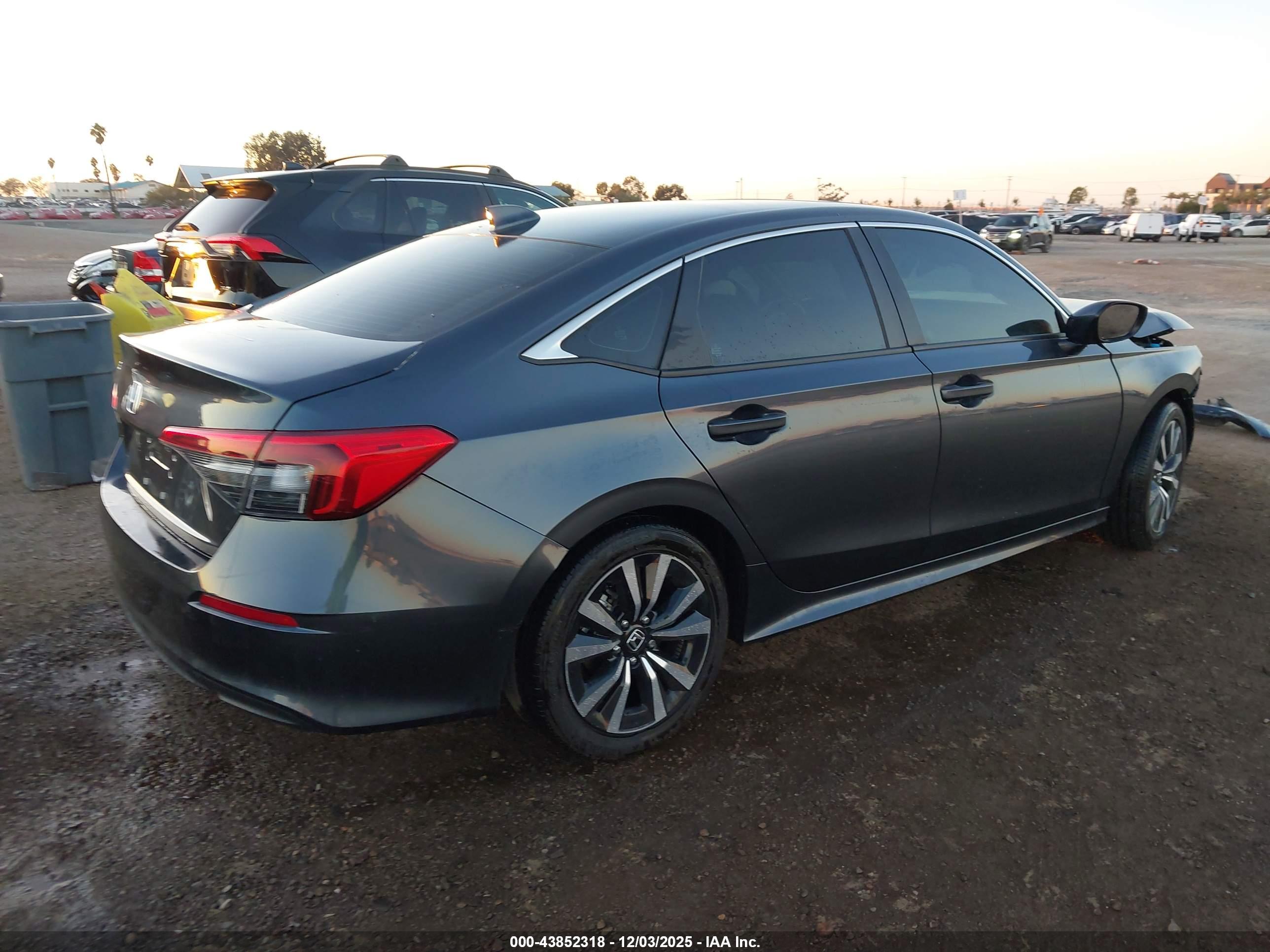 HONDA CIVIC image 4