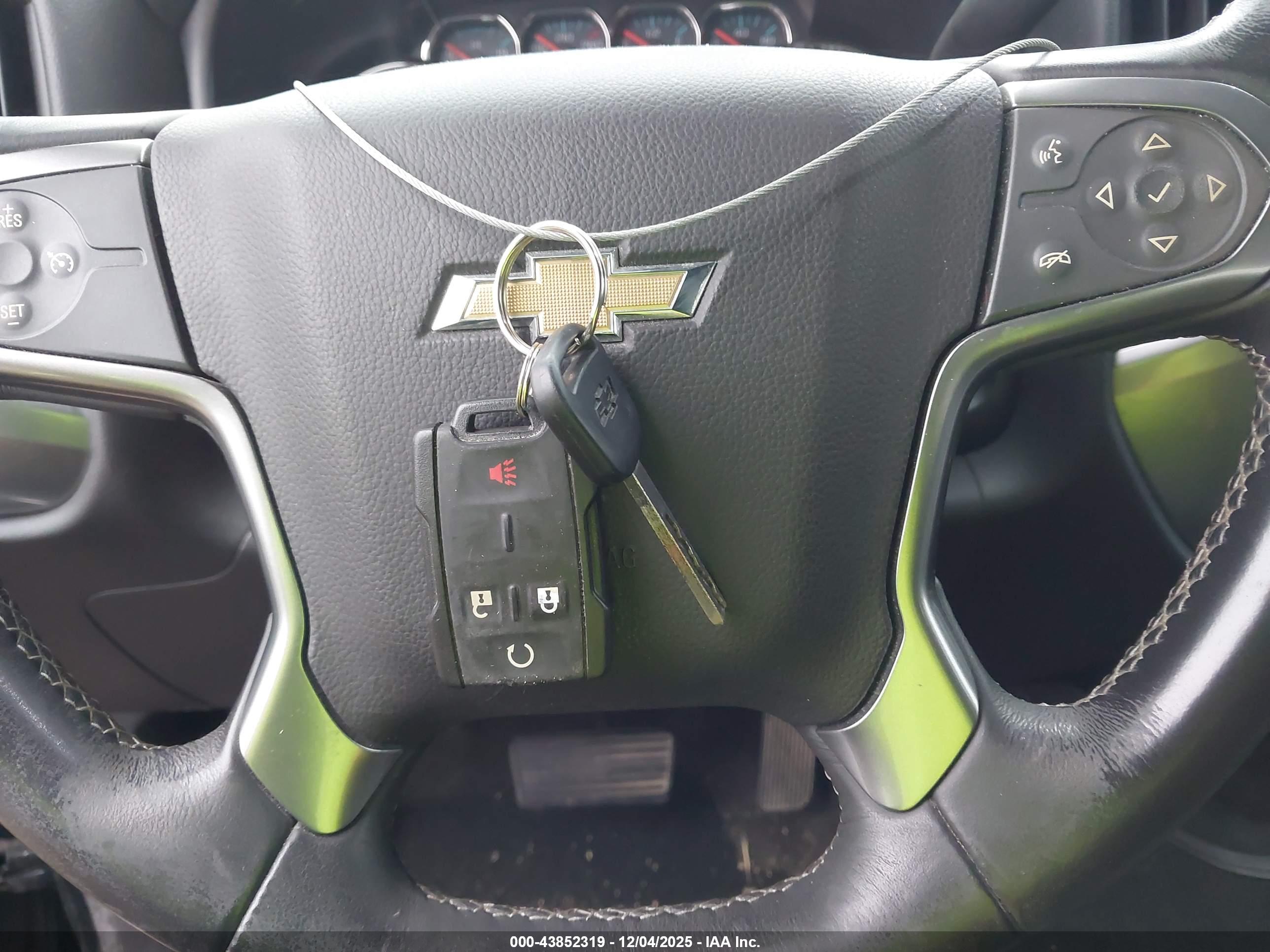 CHEVROLET SILVERADO image 11