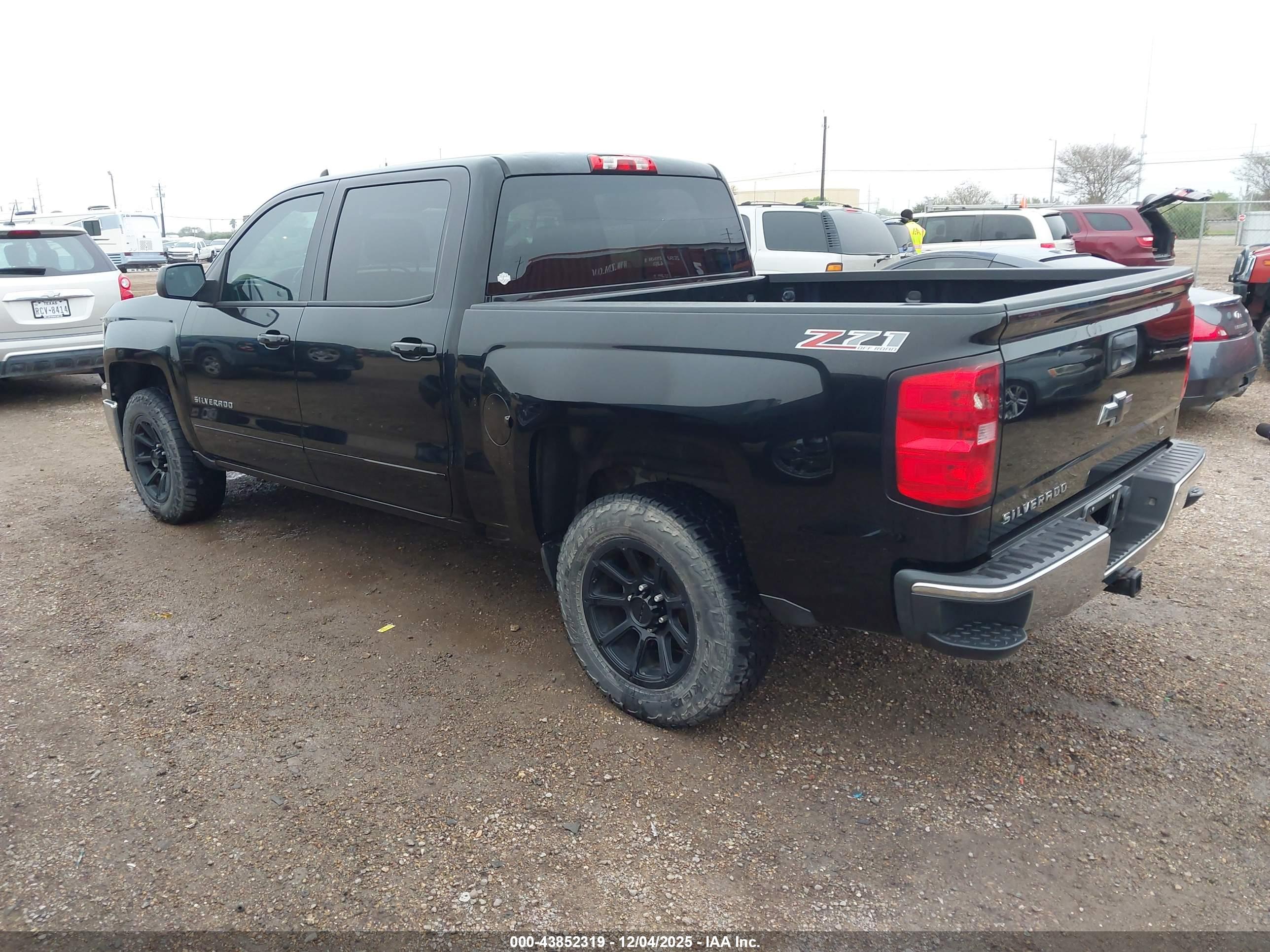 CHEVROLET SILVERADO image 3
