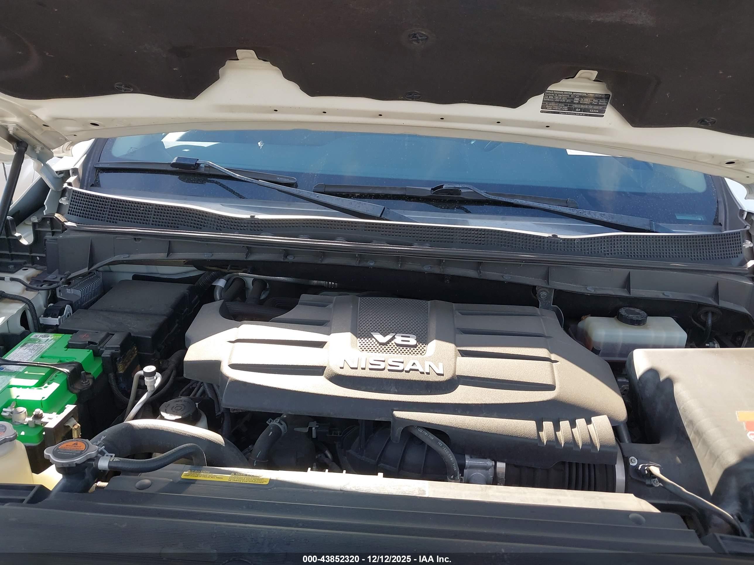NISSAN TITAN image 10