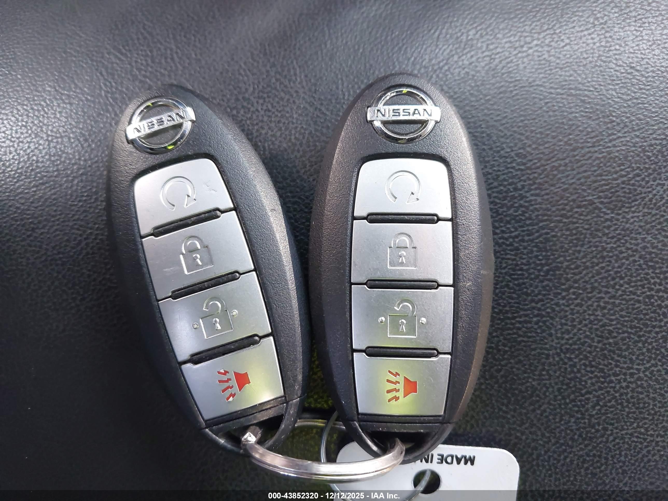NISSAN TITAN image 11