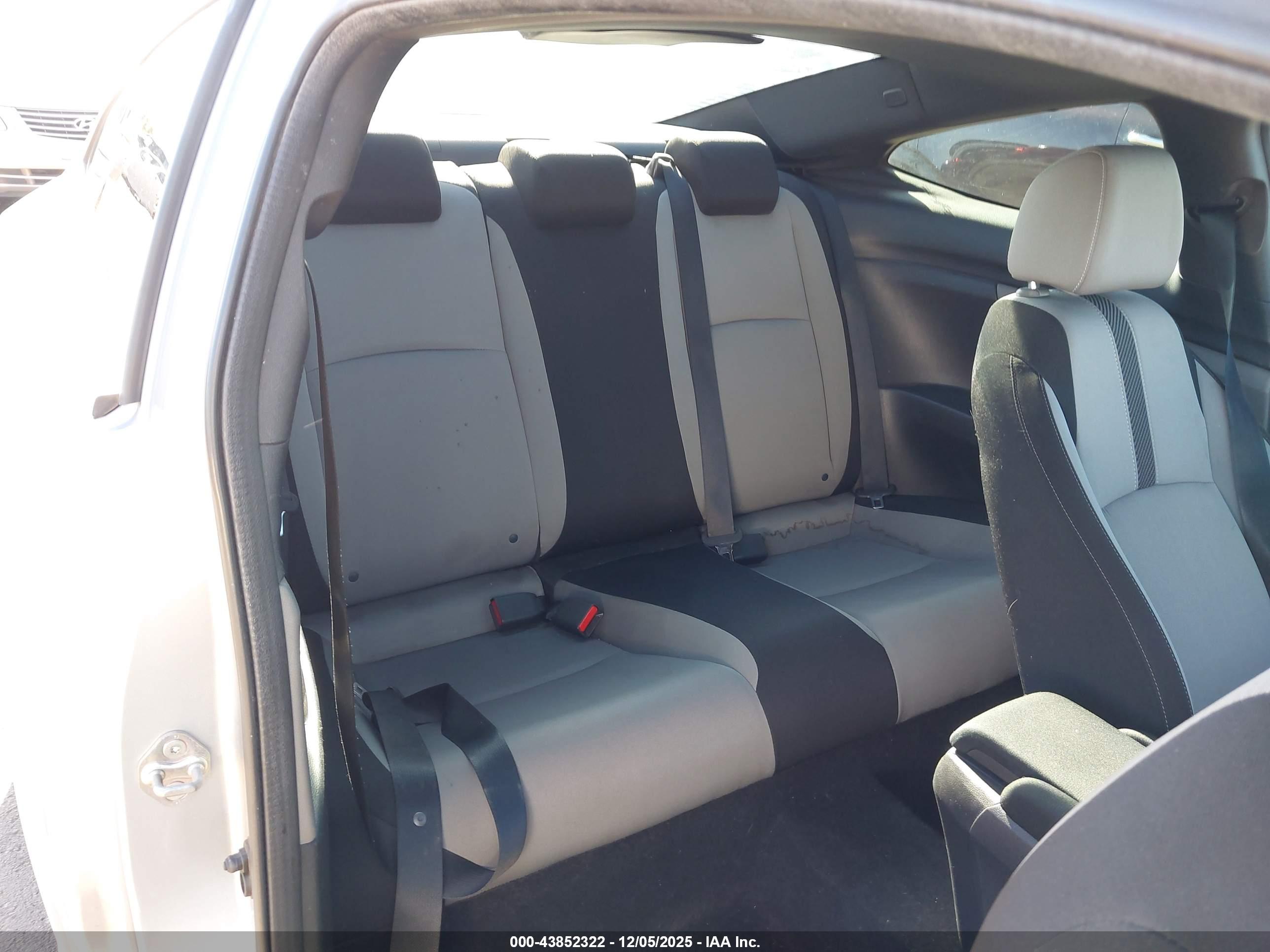 HONDA CIVIC image 8