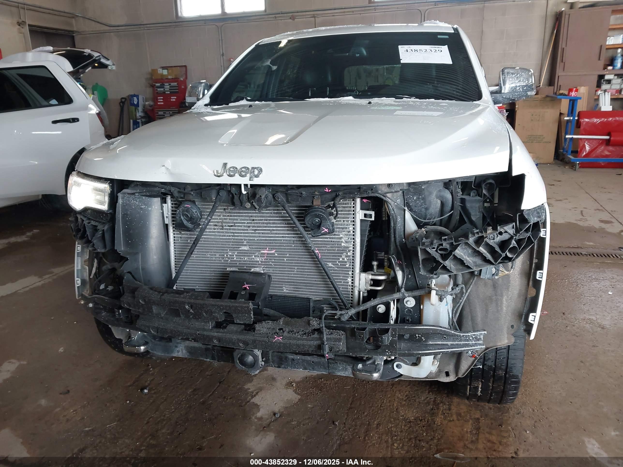 JEEP GRAND image 6