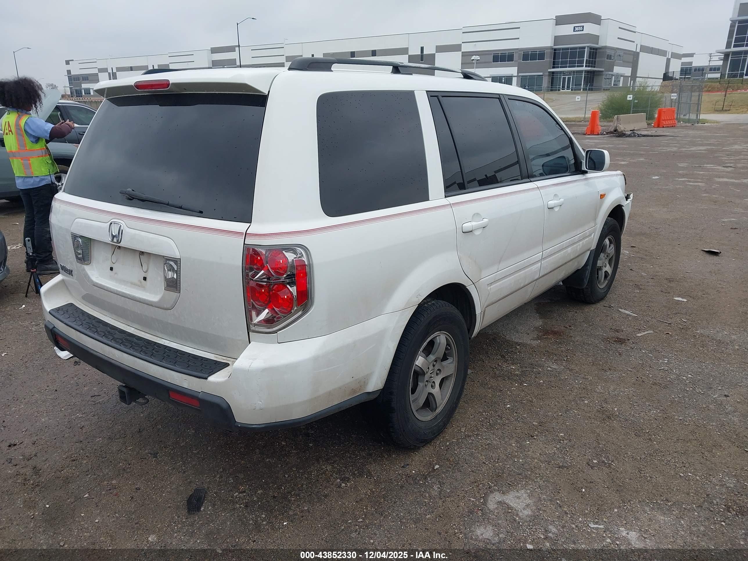 HONDA PILOT image 4