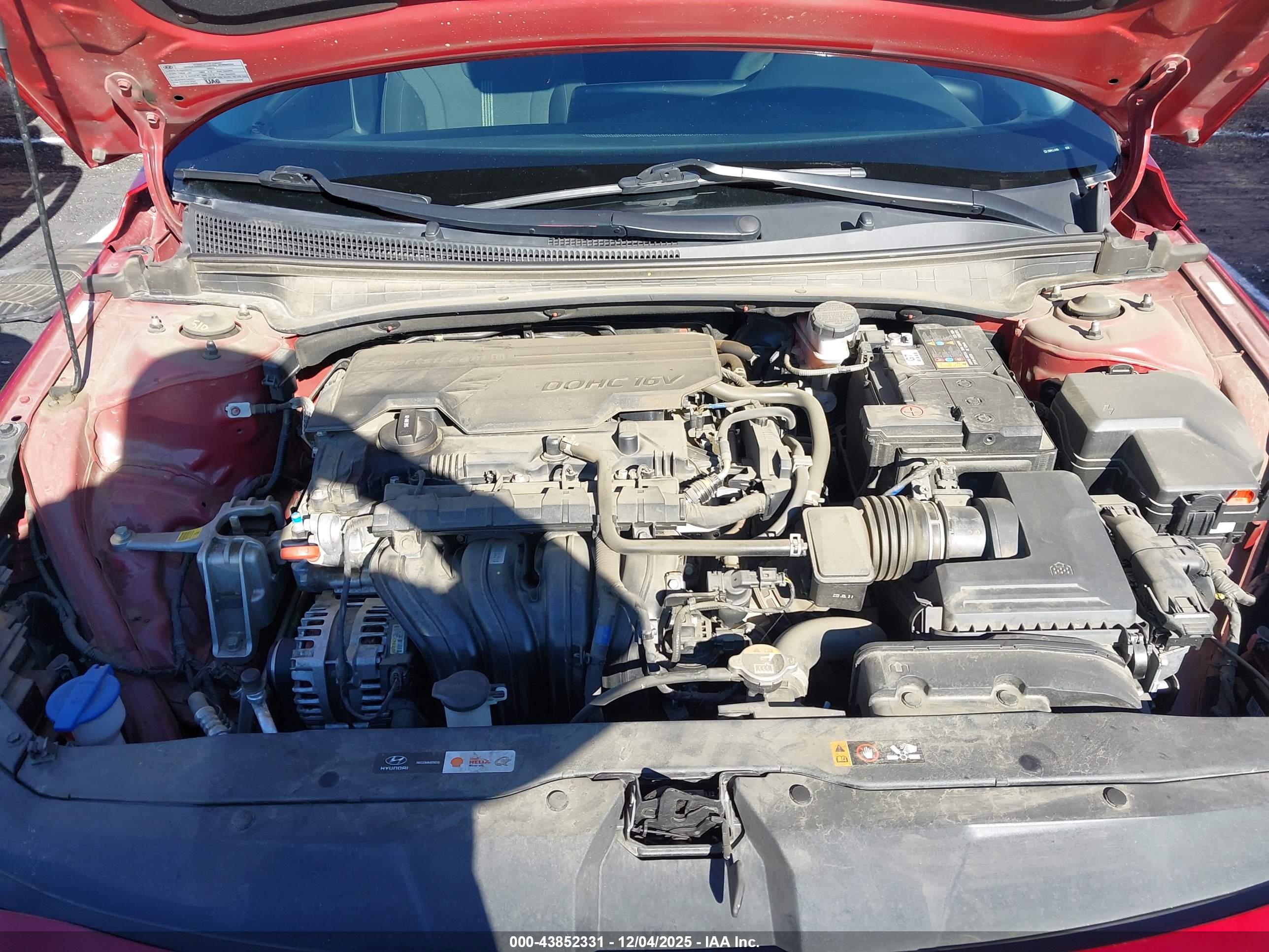 HYUNDAI ELANTRA image 10