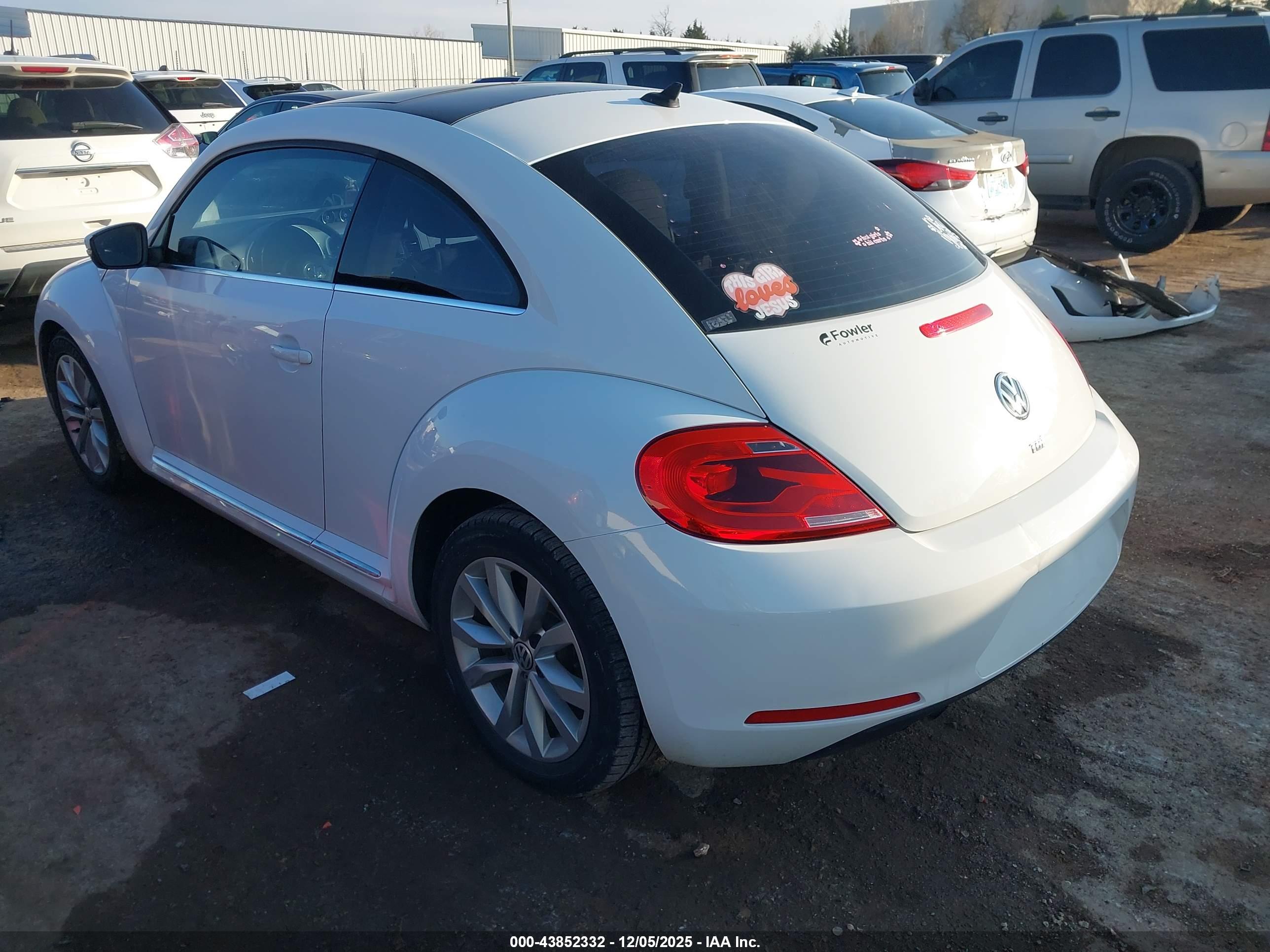 VOLKSWAGEN BEETLE image 3