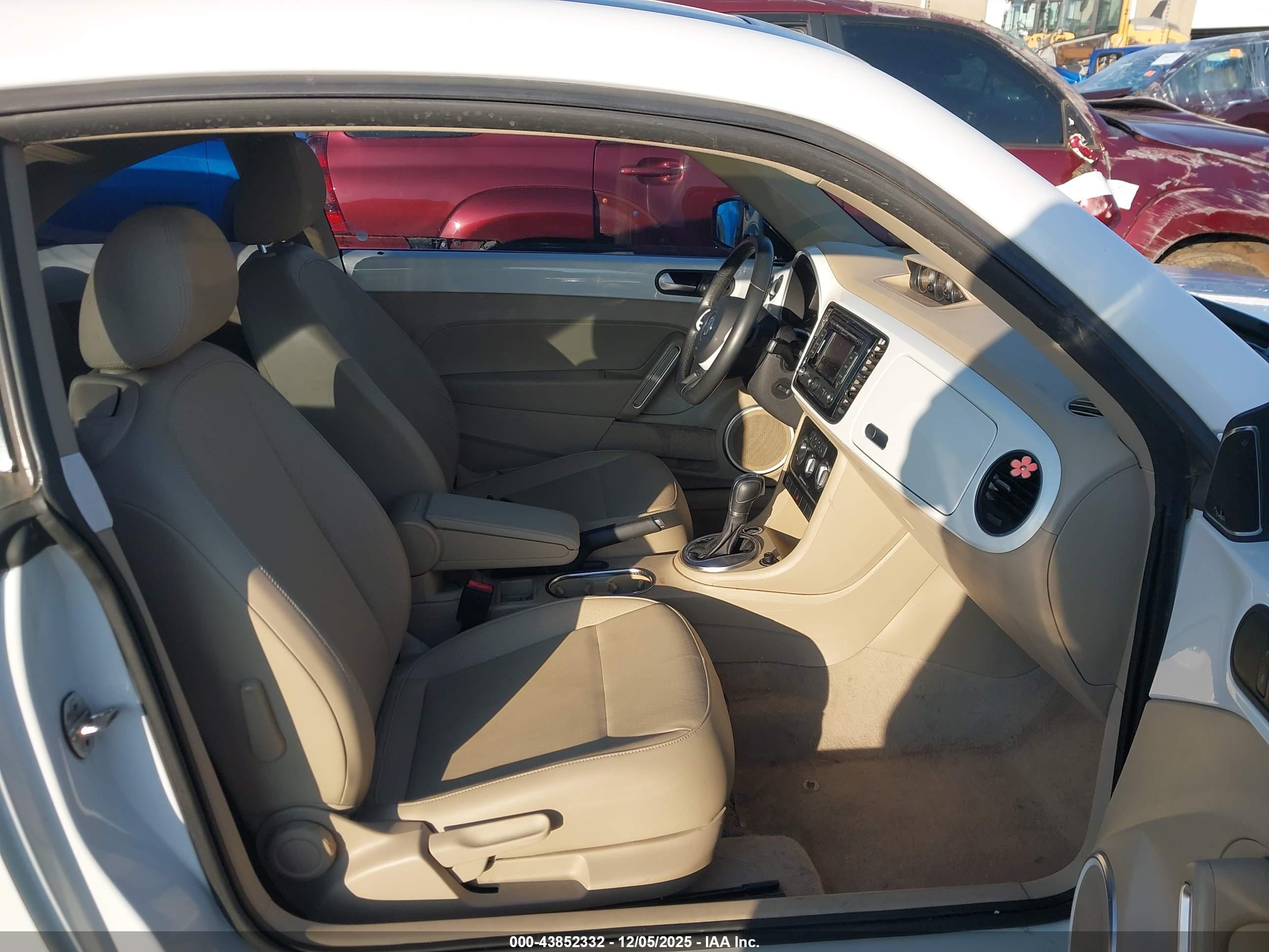 VOLKSWAGEN BEETLE image 5