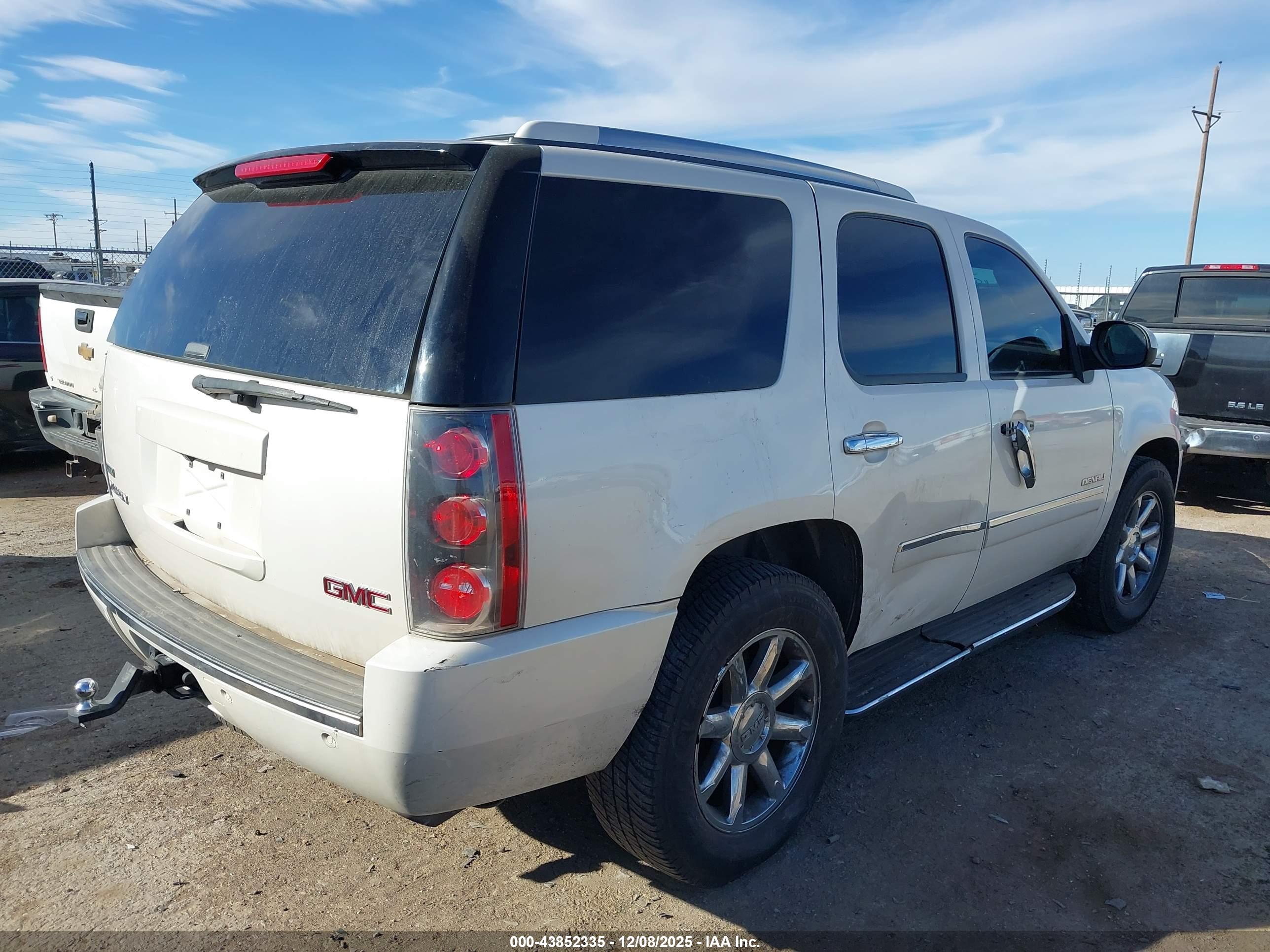 GMC YUKON image 4