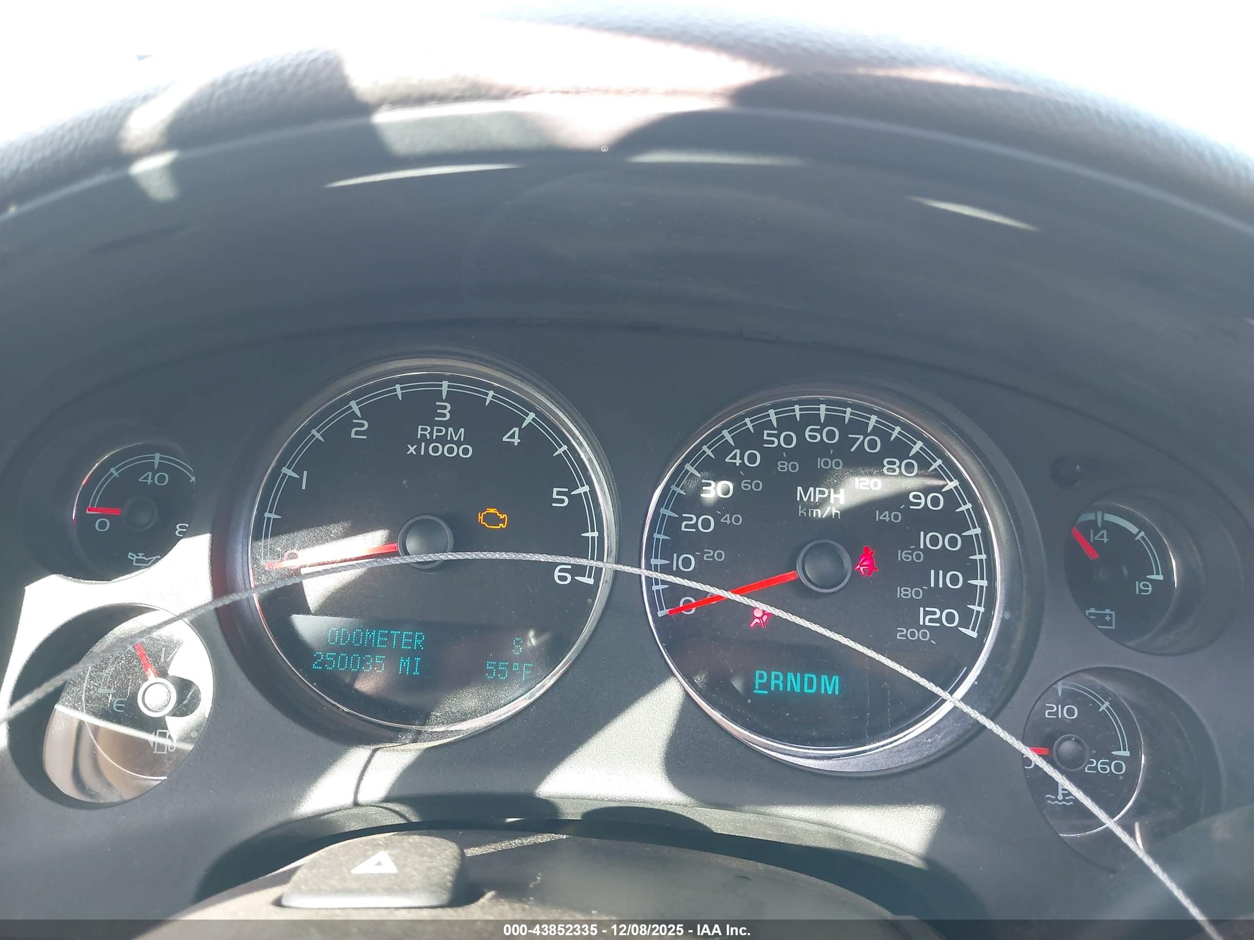 GMC YUKON image 7