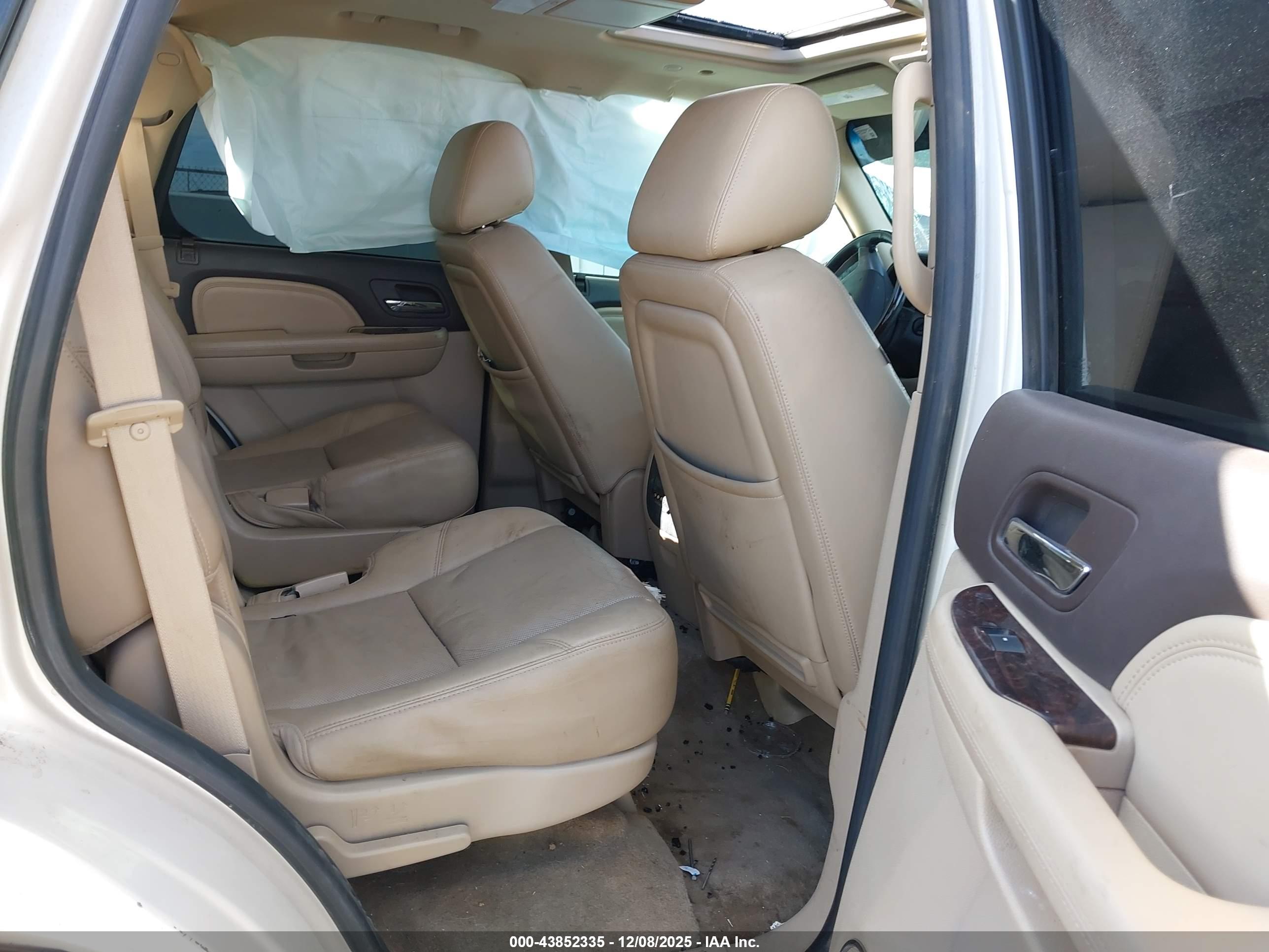 GMC YUKON image 8