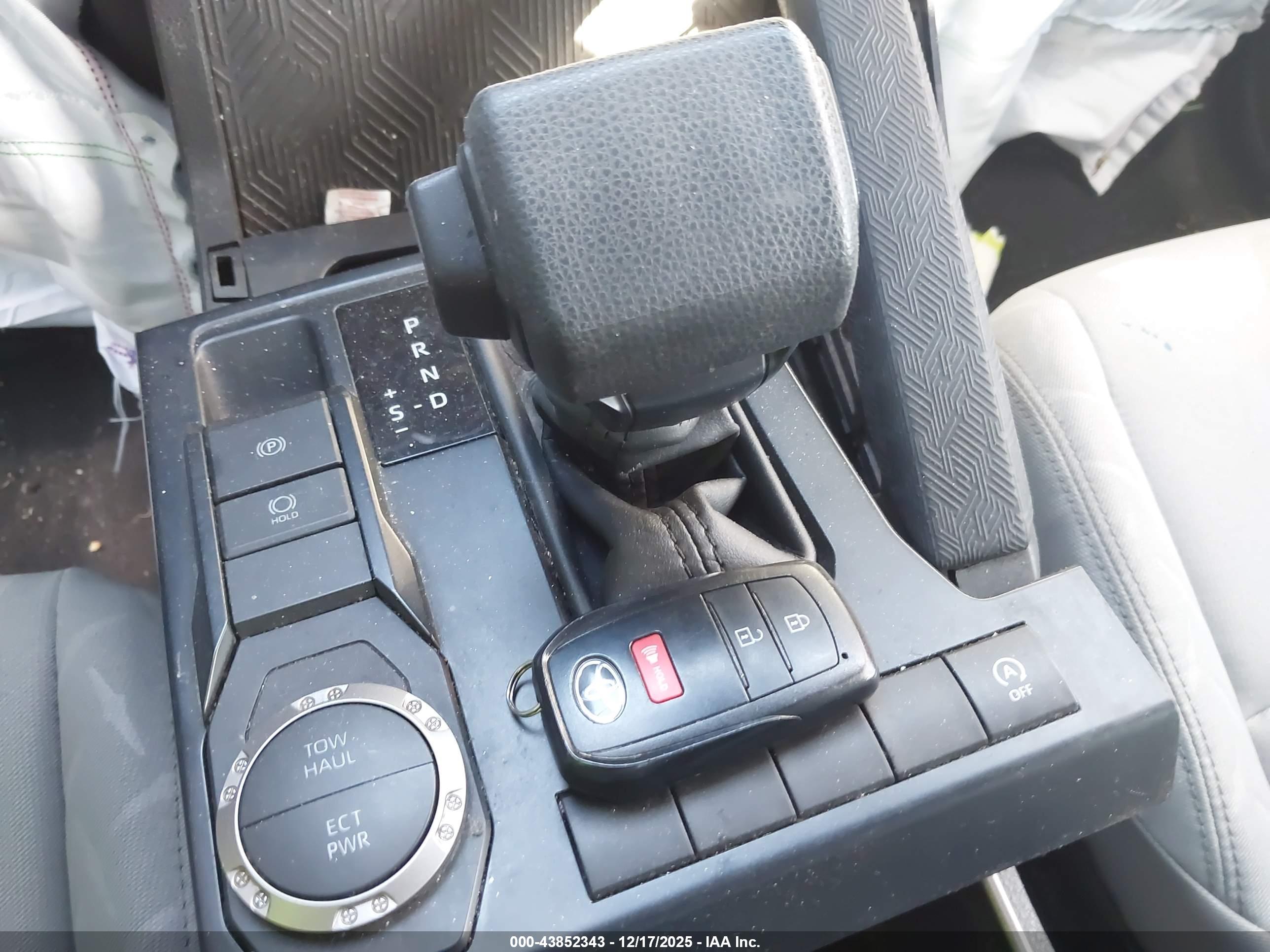 TOYOTA TACOMA image 11
