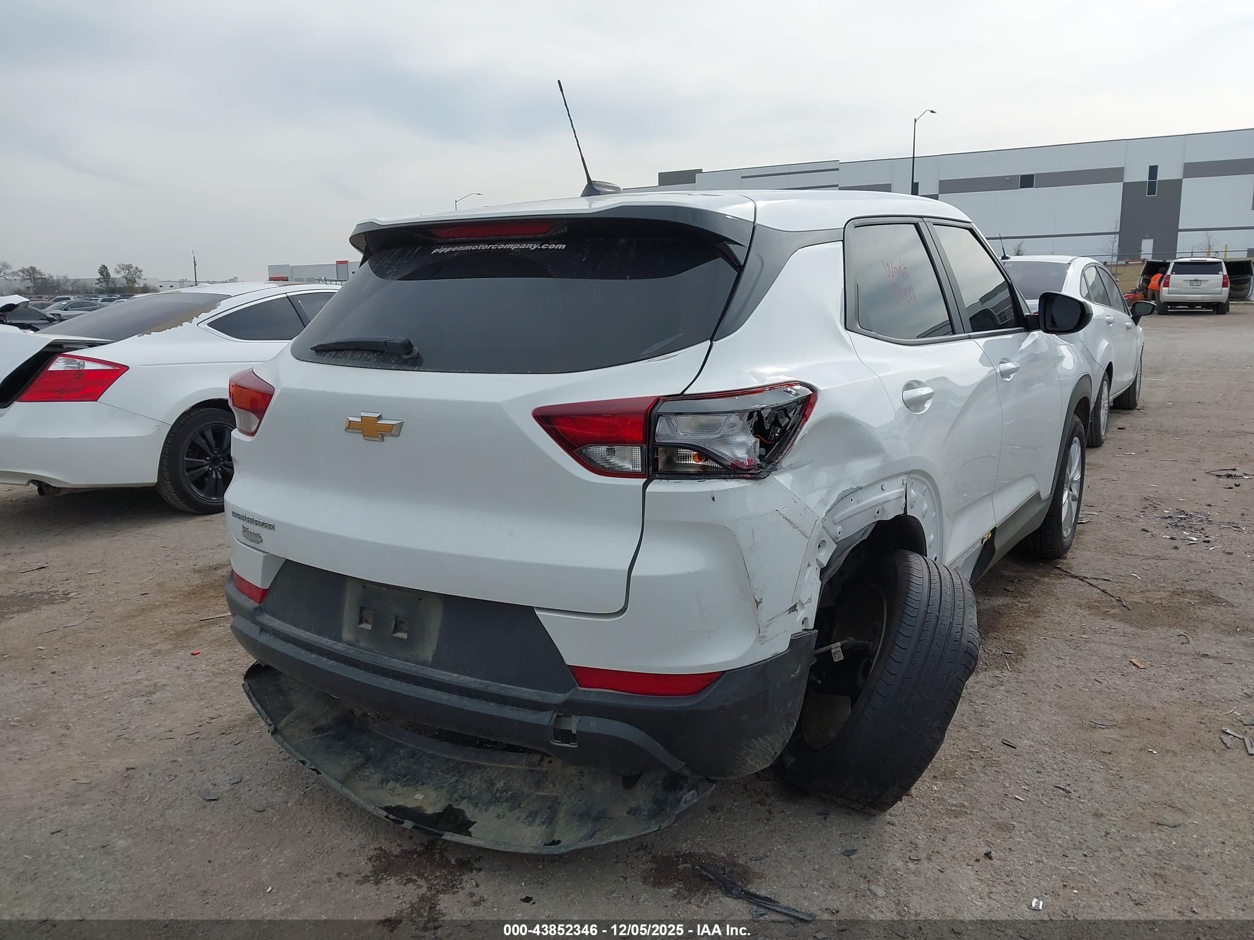 CHEVROLET TRAILBLAZER image 4