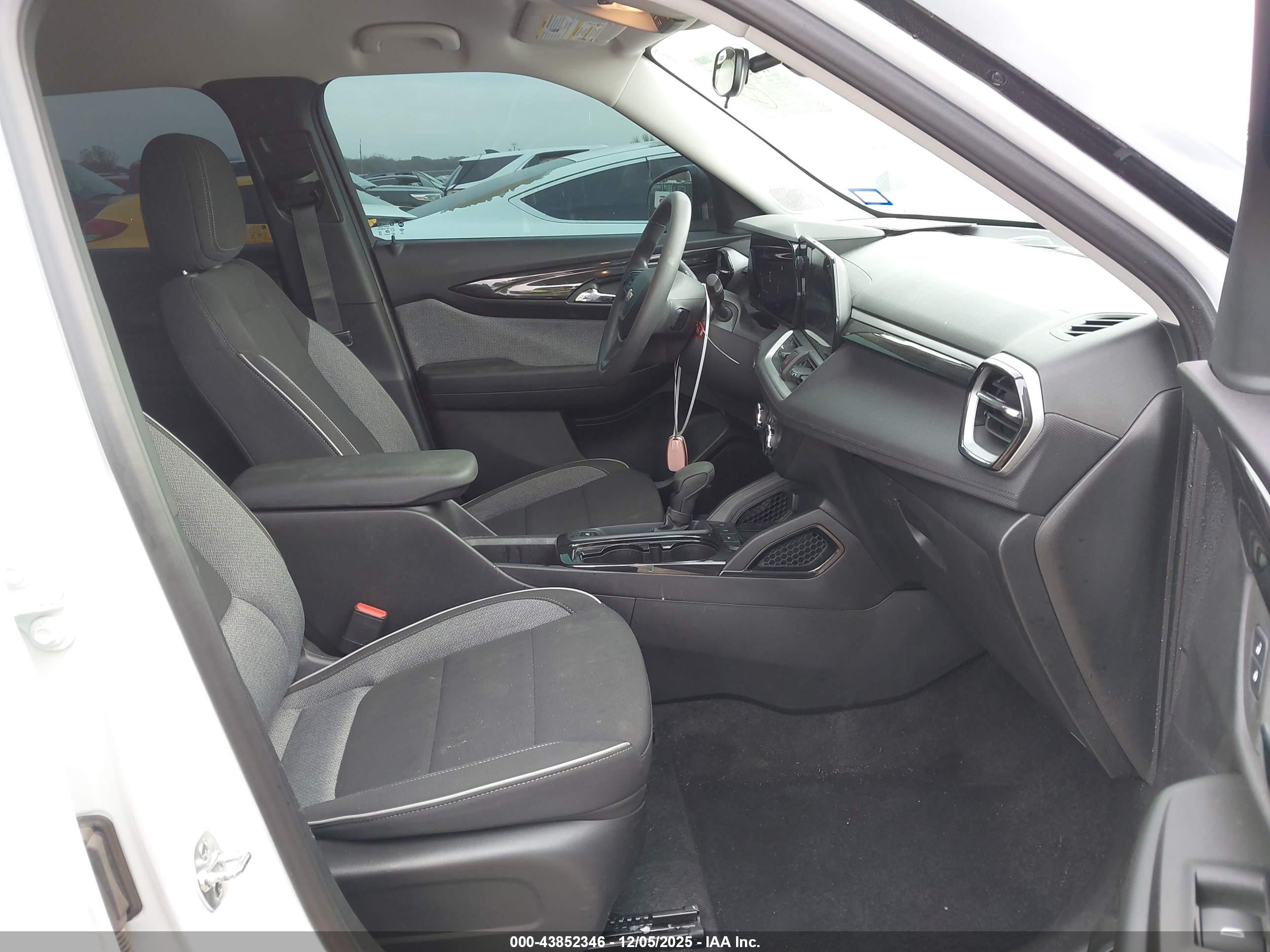 CHEVROLET TRAILBLAZER image 5