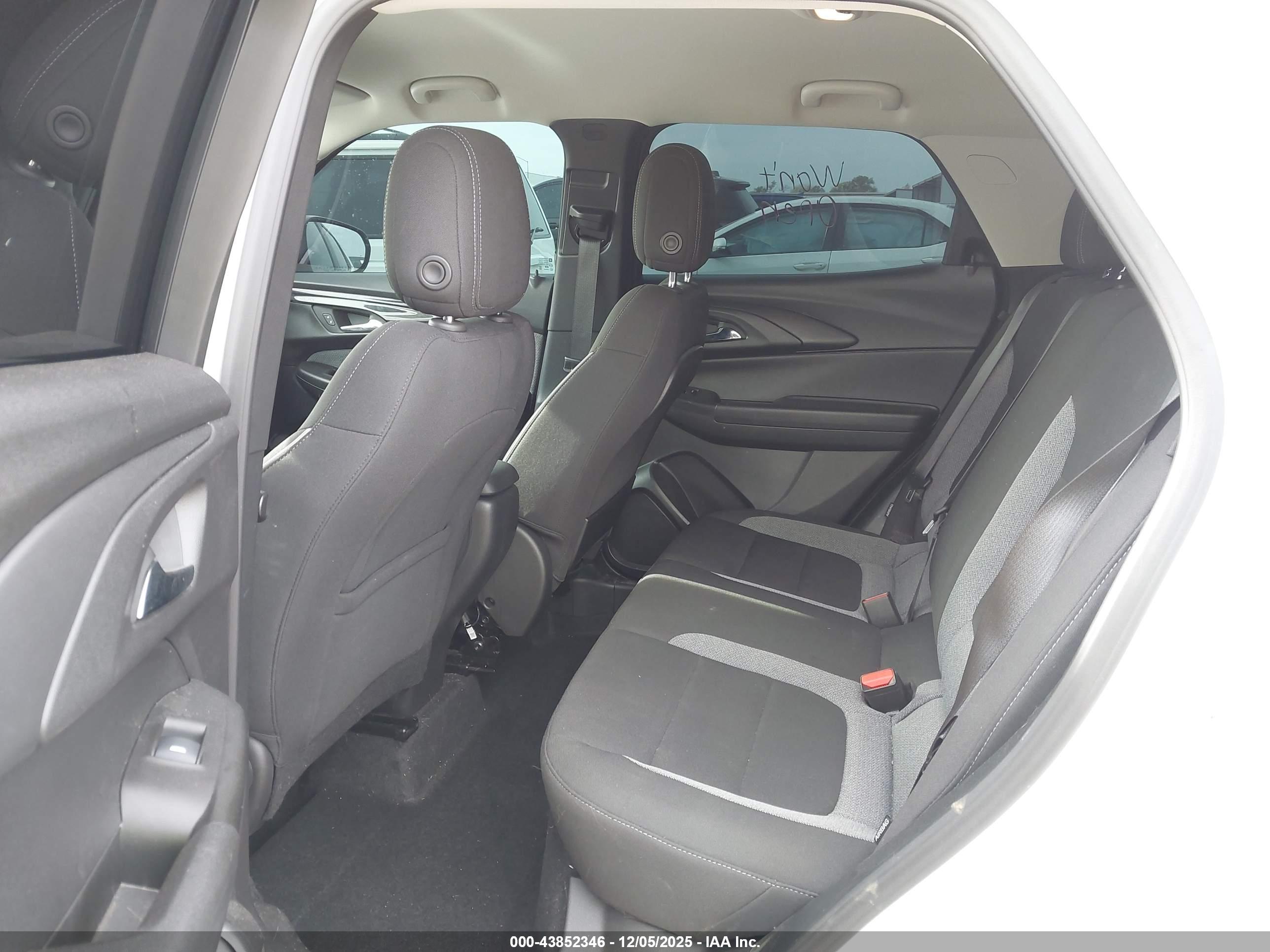 CHEVROLET TRAILBLAZER image 8