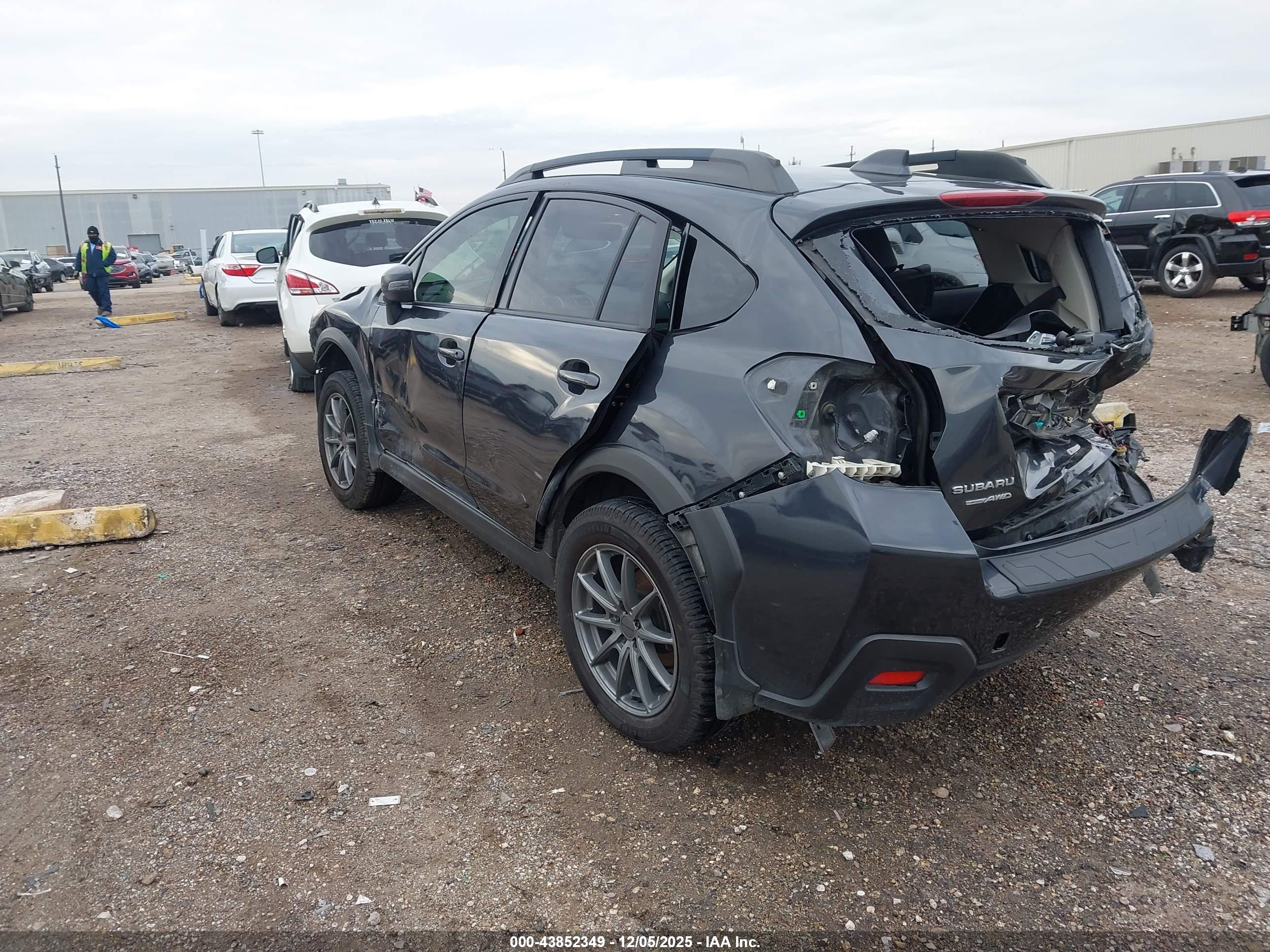 SUBARU CROSSTREK image 3