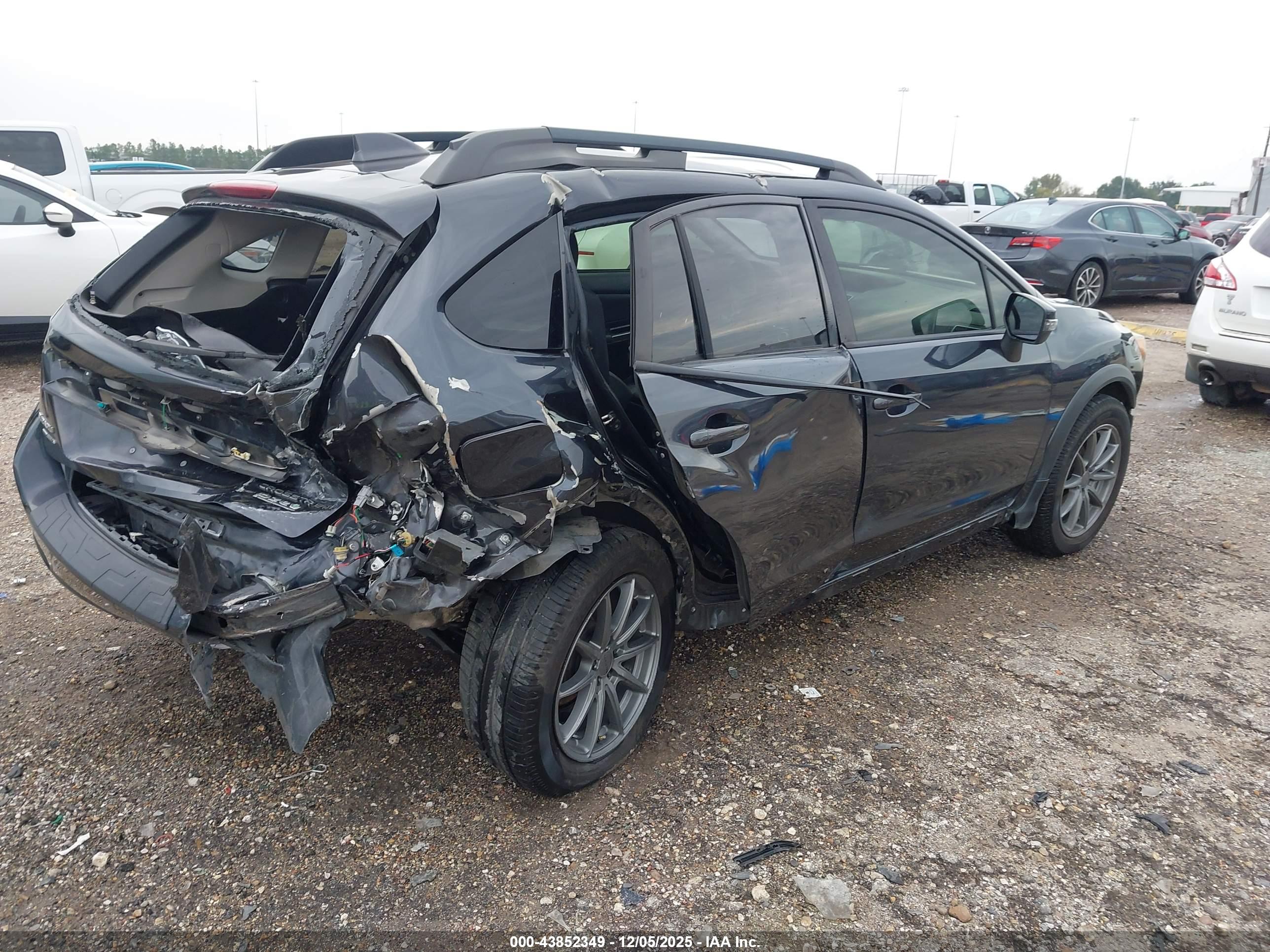 SUBARU CROSSTREK image 4