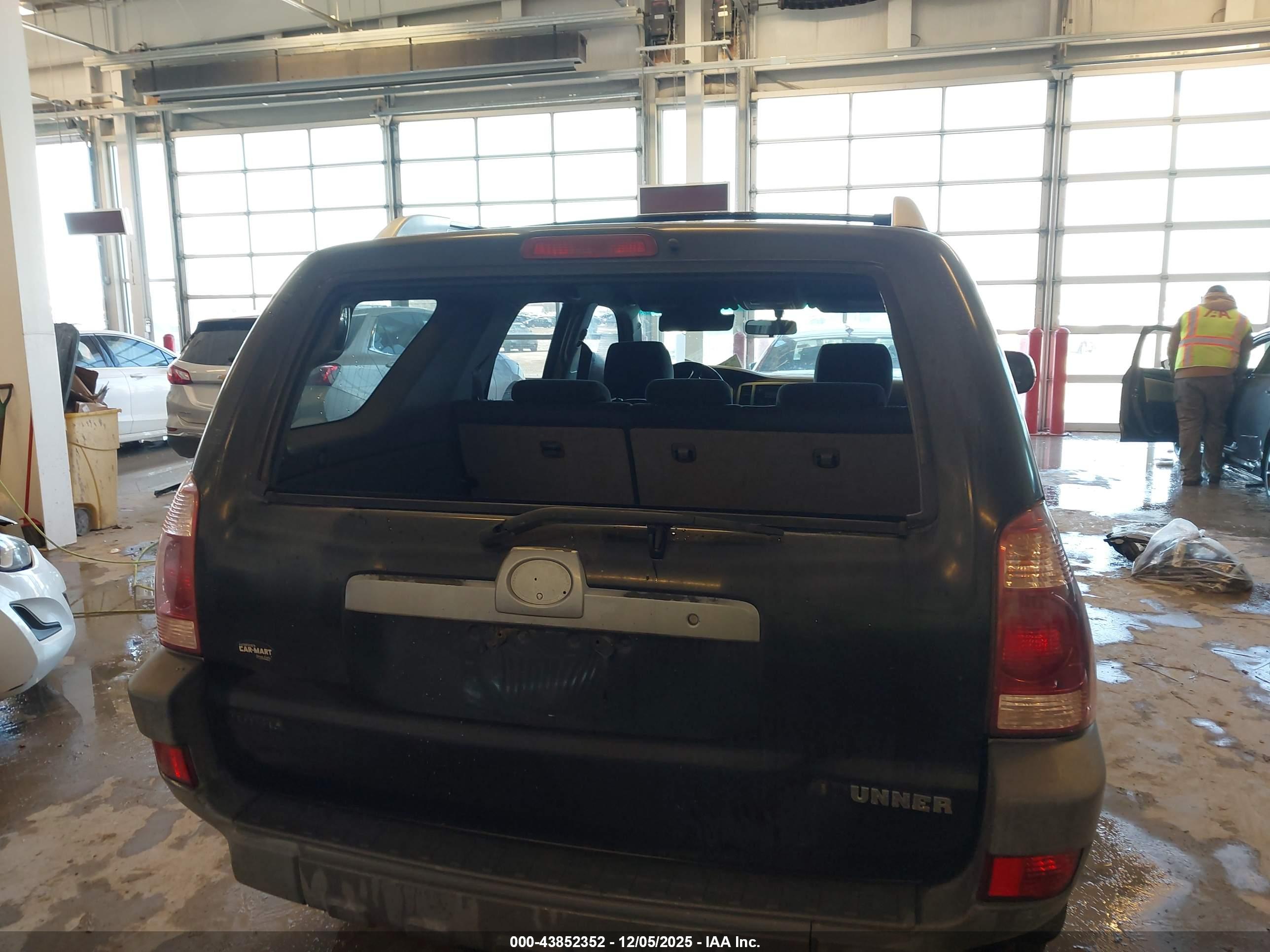 TOYOTA 4RUNNER image 6