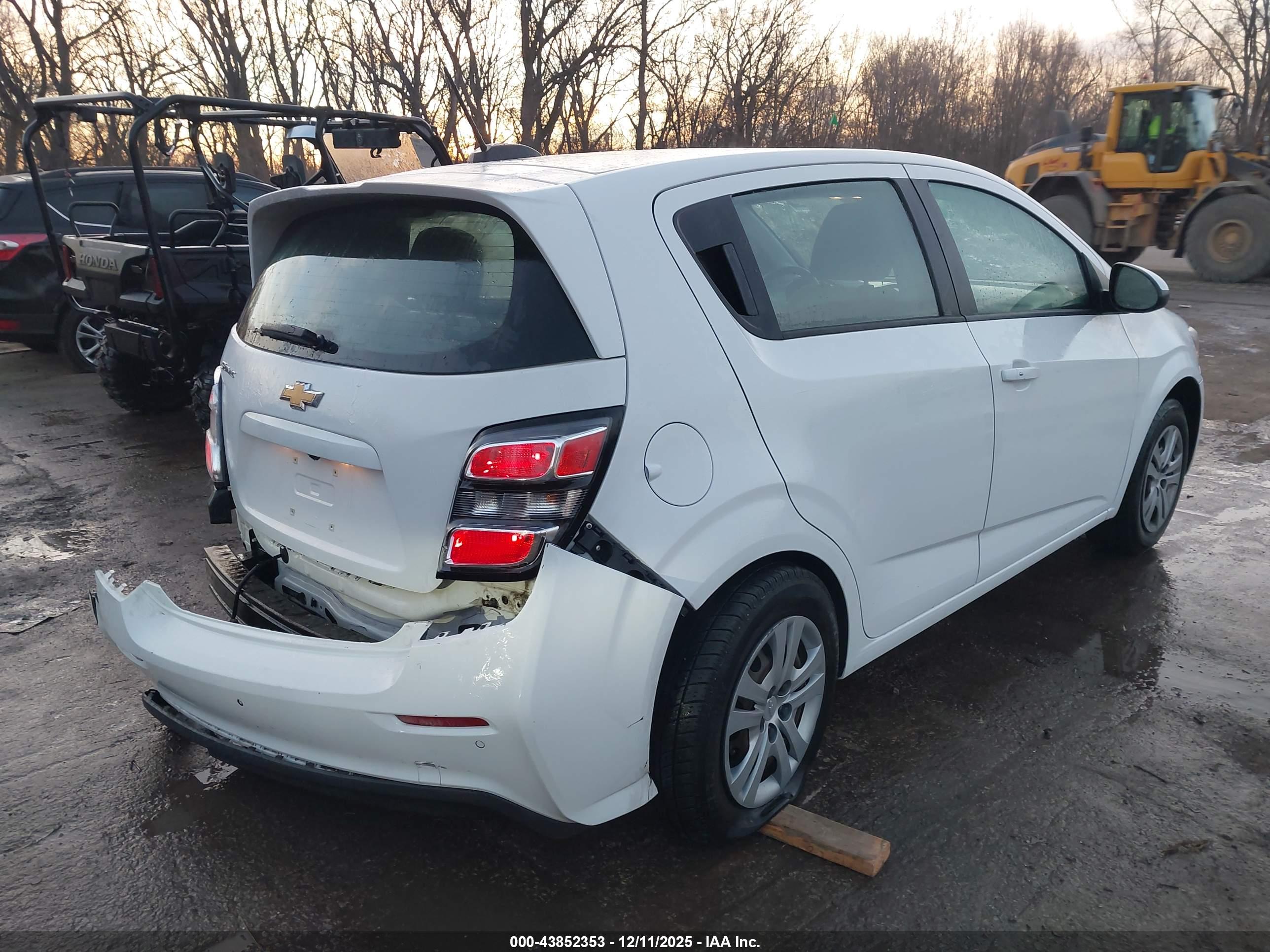 CHEVROLET SONIC image 4