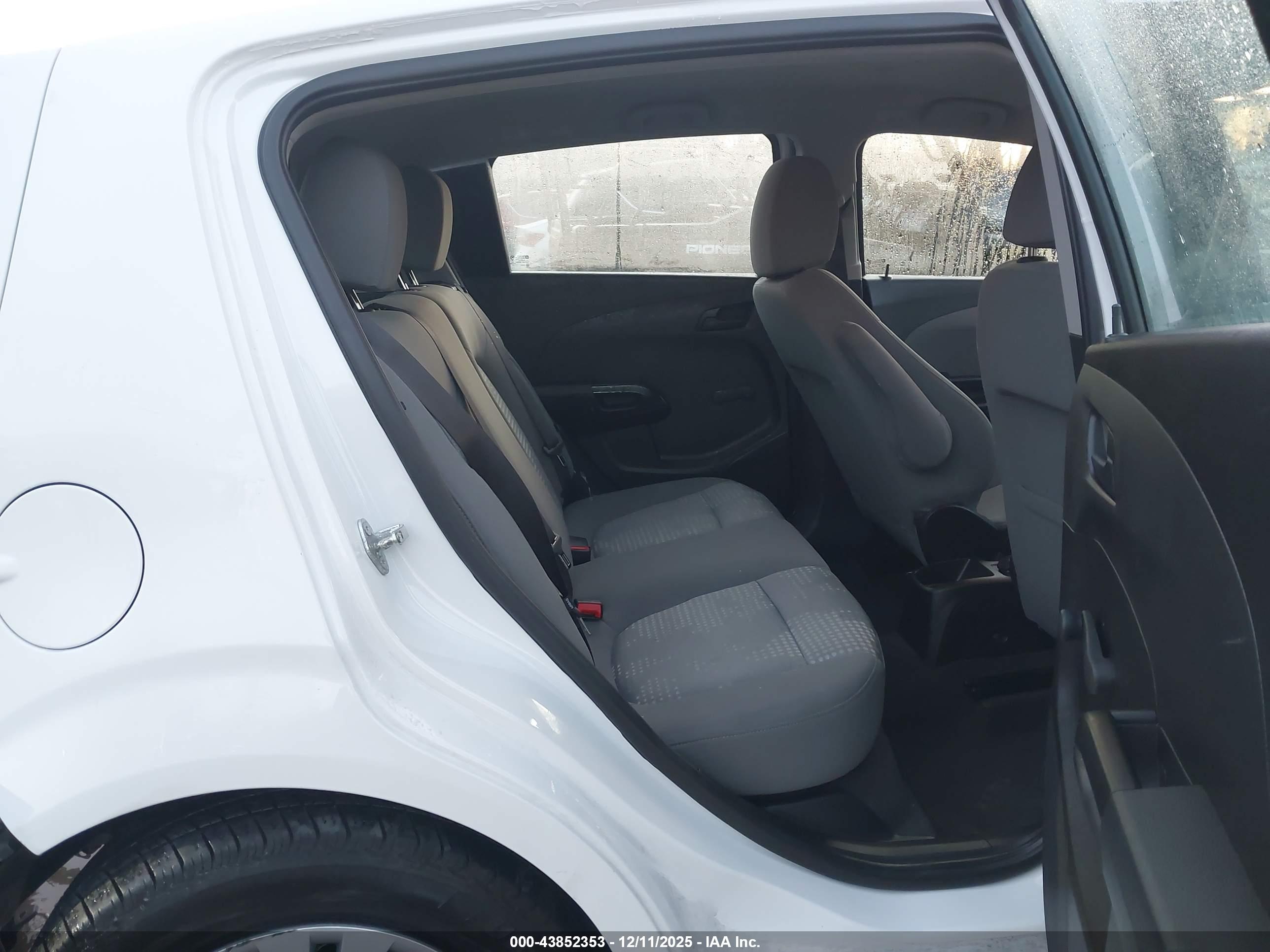 CHEVROLET SONIC image 8