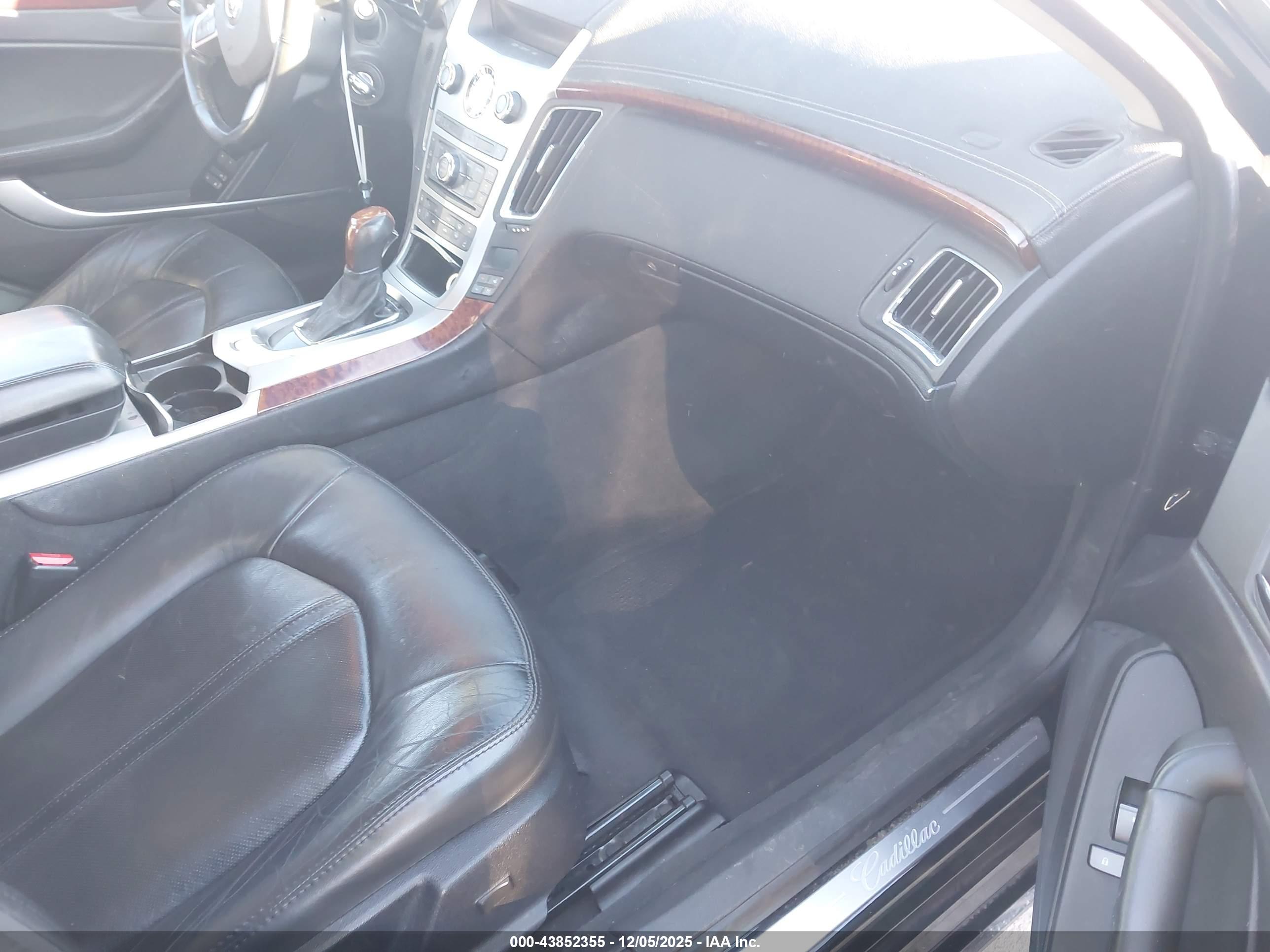 CADILLAC CTS image 5