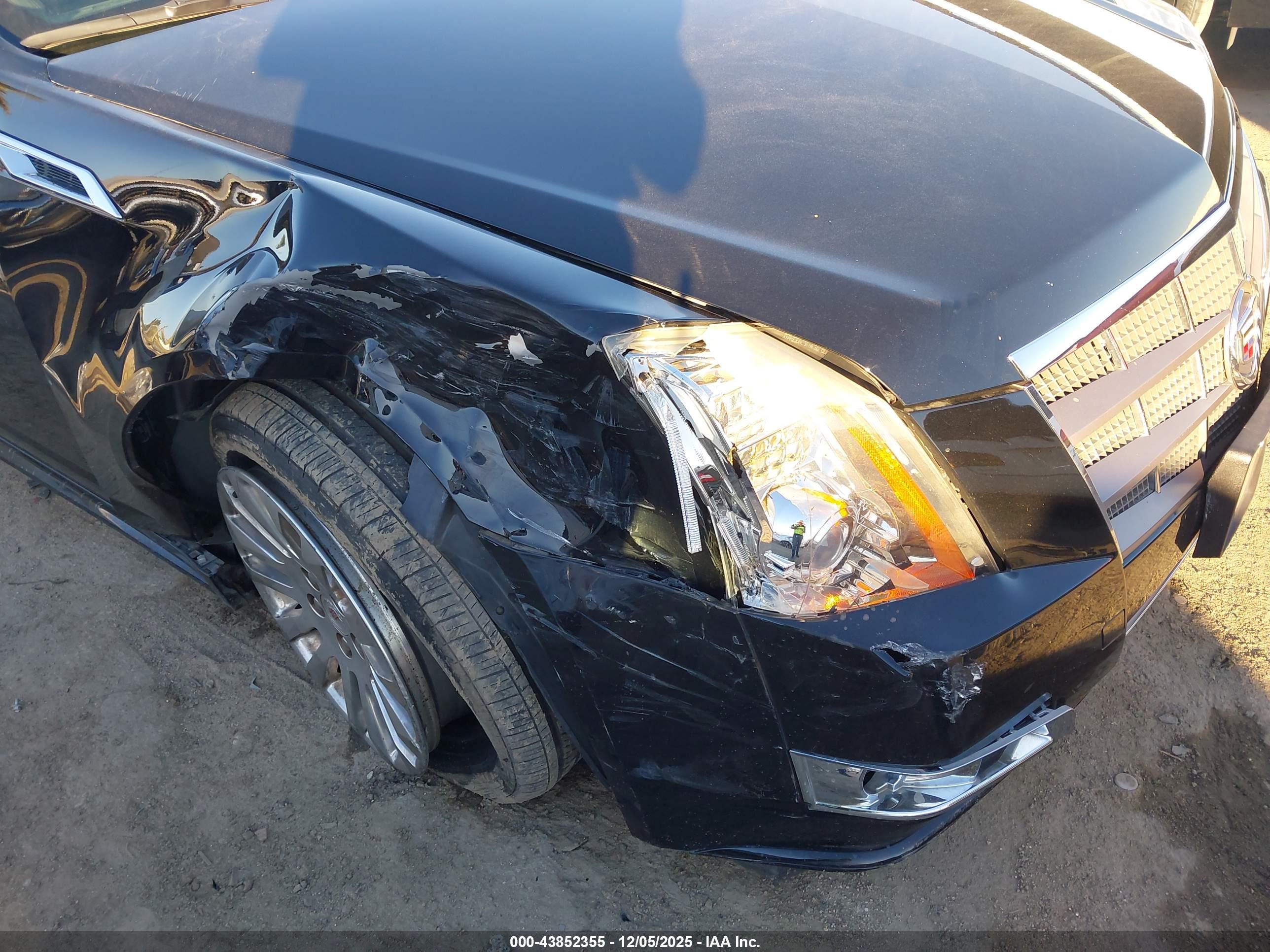 CADILLAC CTS image 6
