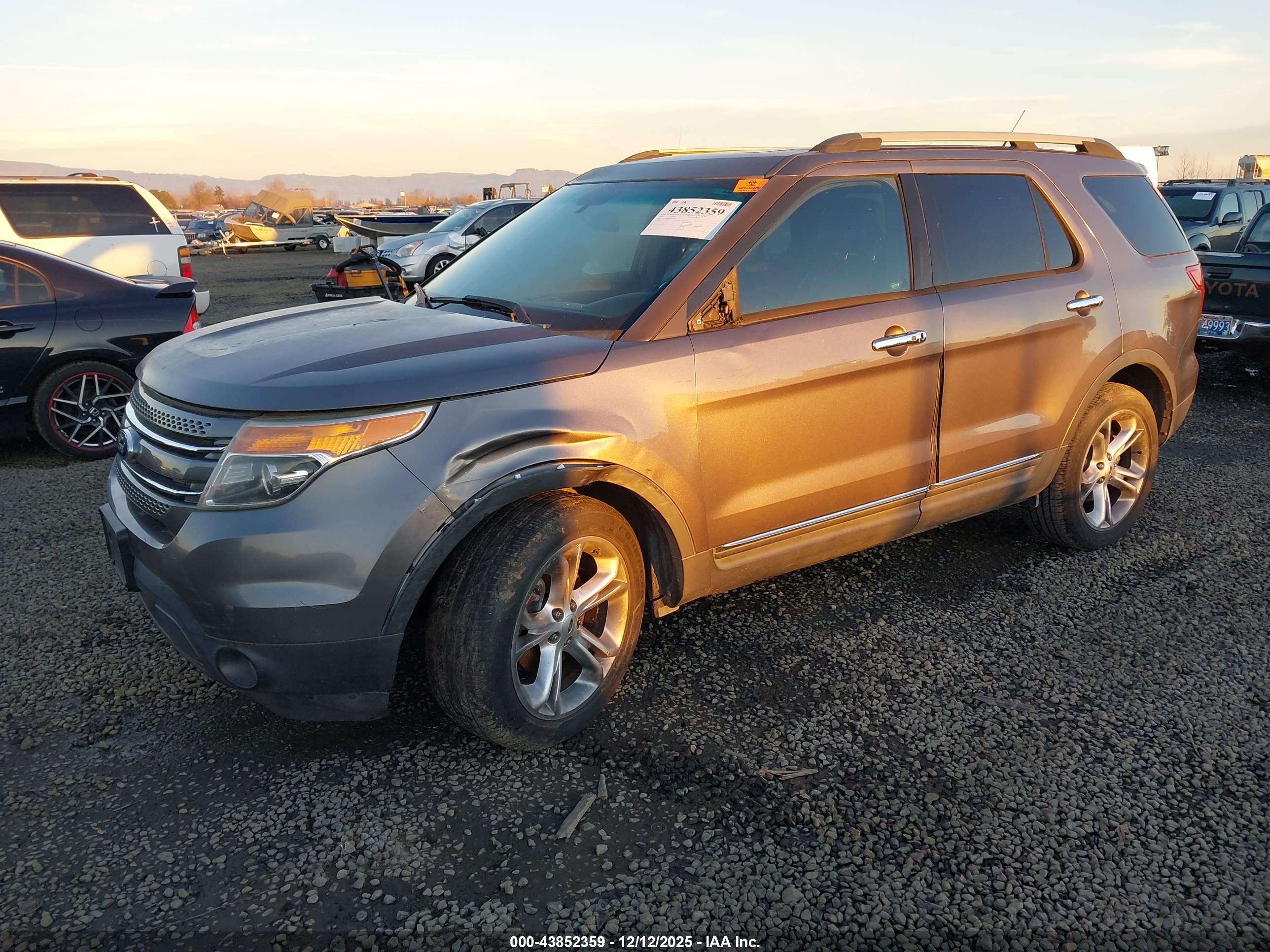 FORD EXPLORER image 2