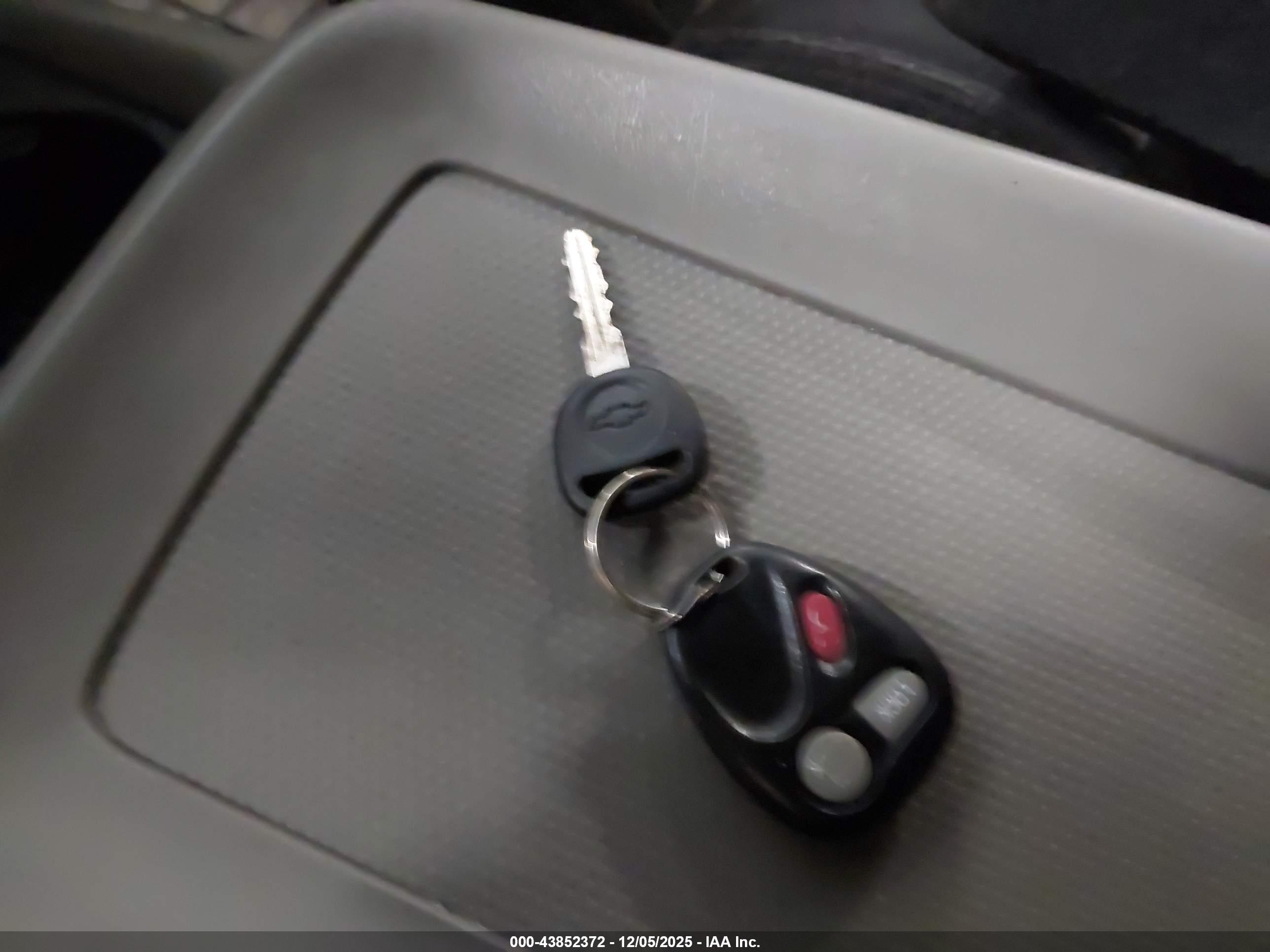CHEVROLET TAHOE image 11