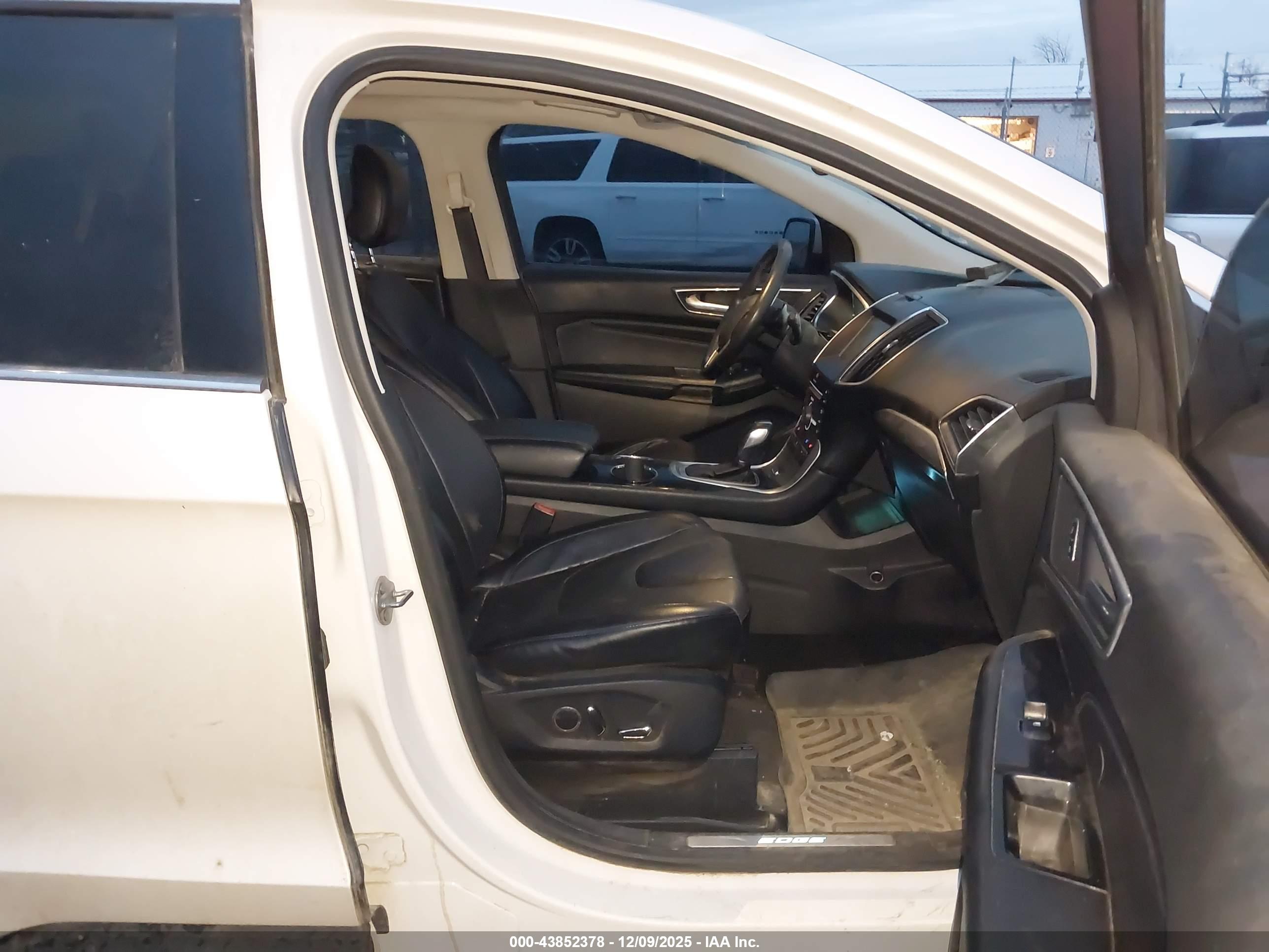 FORD EDGE image 5