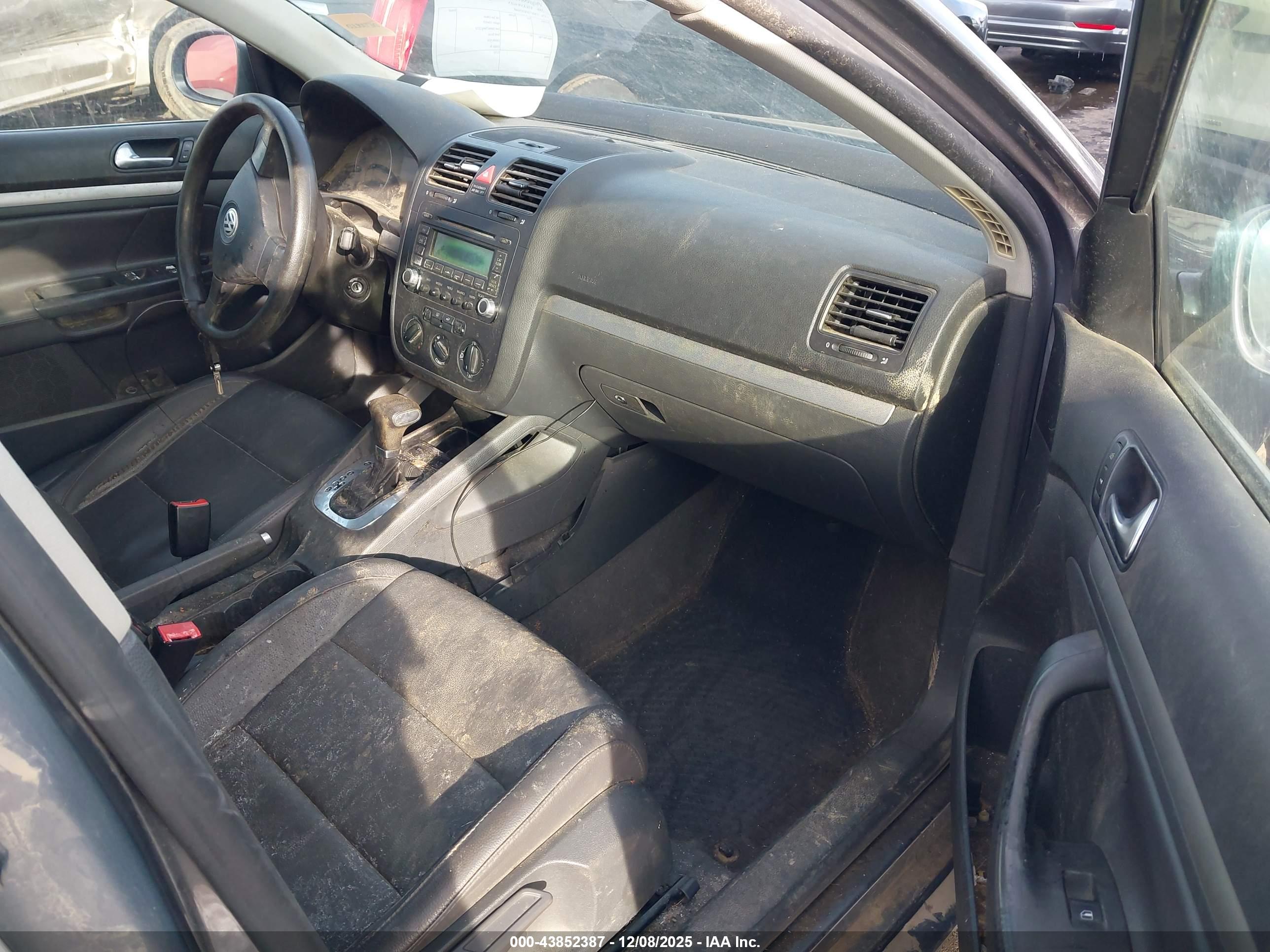 VOLKSWAGEN JETTA image 5