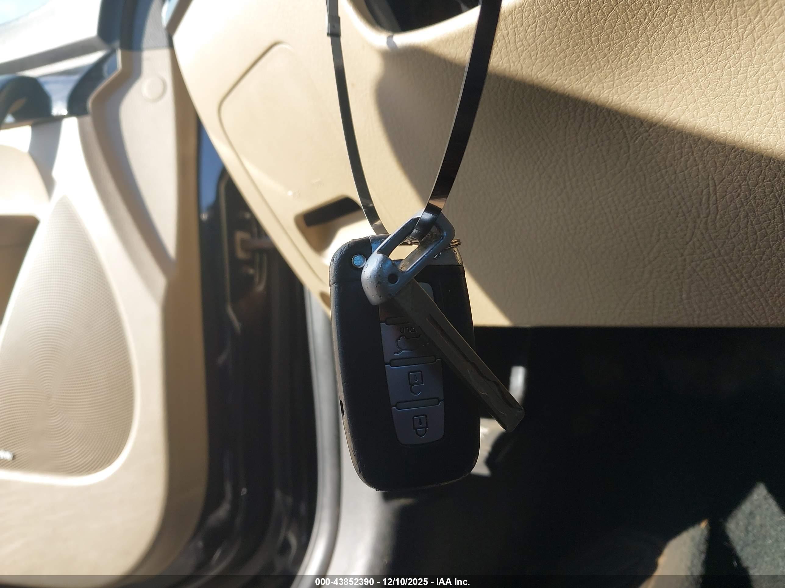 KIA SORENTO image 11